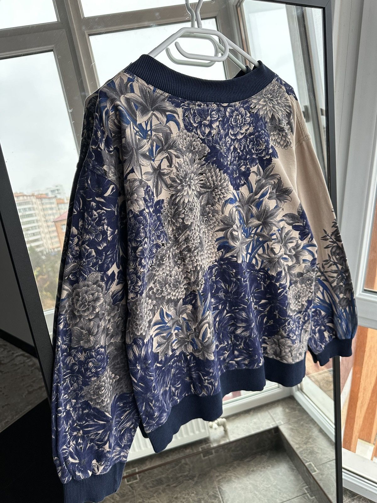 Salvatore Ferragamo Vintage Salvatore Ferragamo Lion Botanical Print Rare 80s Size US M / EU 48-50 / 2 - 15 Thumbnail
