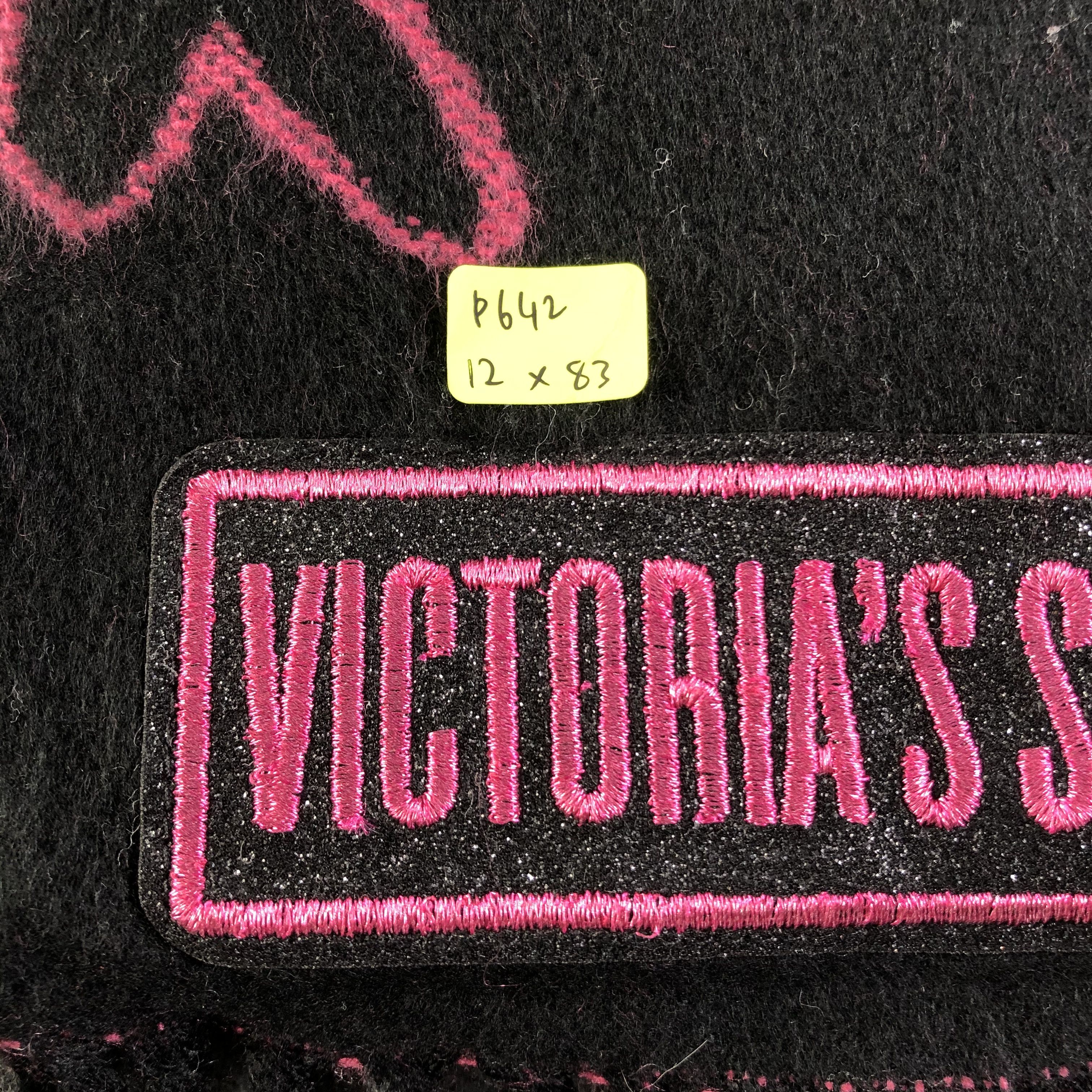 Victoria's Secret Victoria's Secret Scarf / Muffler / Neckwear P642 Size ONE SIZE - 7 Thumbnail