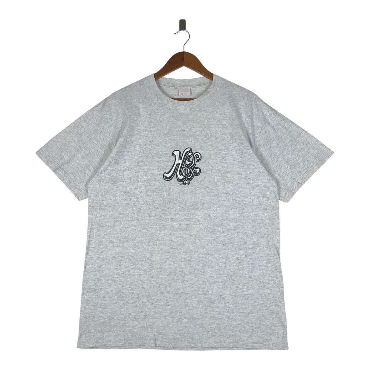Vintage Vintage HIP HOP Fashion Big Logo T-Shirt Size US L / EU 52-54 / 3 - 1 Thumbnail