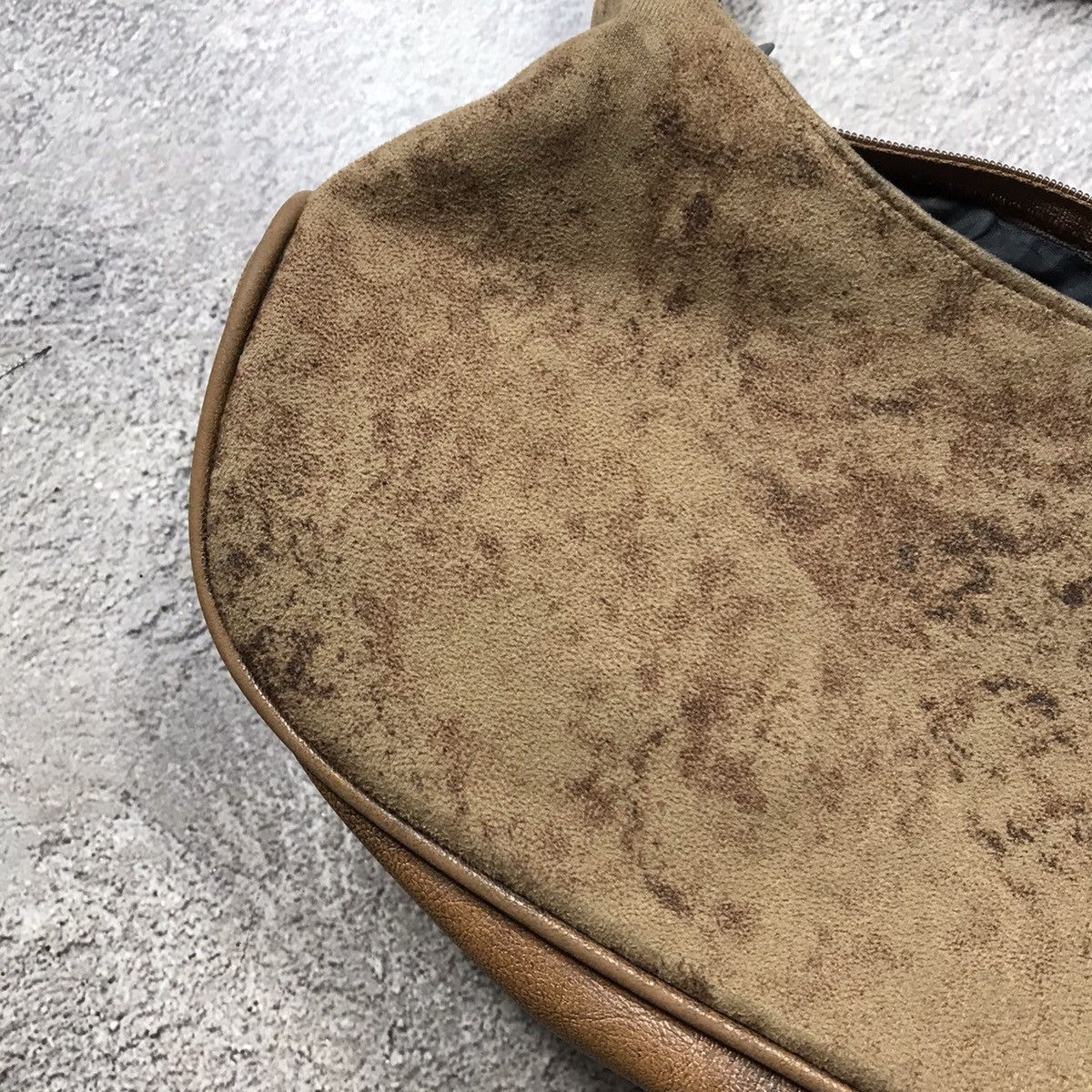 Vintage Vintage Y2K Tan Suede Crossbody Bag Minimalist Streetwear OS Size ONE SIZE - 4 Thumbnail