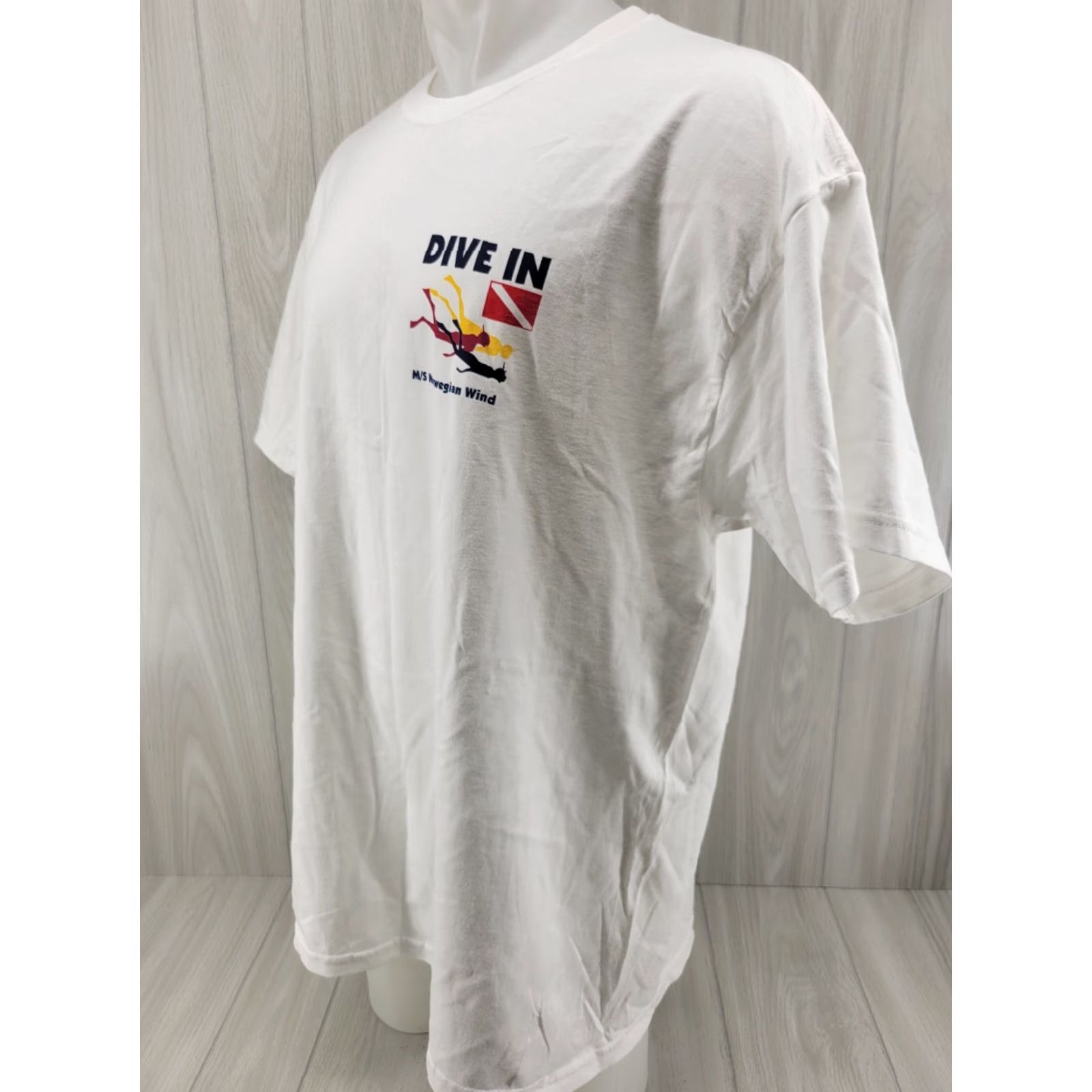 Hanes VINTAGE 90s Dive In T-Shirt M/S Norwegian Wind XL Double Sided Shirt Mens XL White Hanes Dive In Logo 90s Cruise Scuba Vintage Double-Sided Size US XL / EU 56 / 4 - 3 Thumbnail