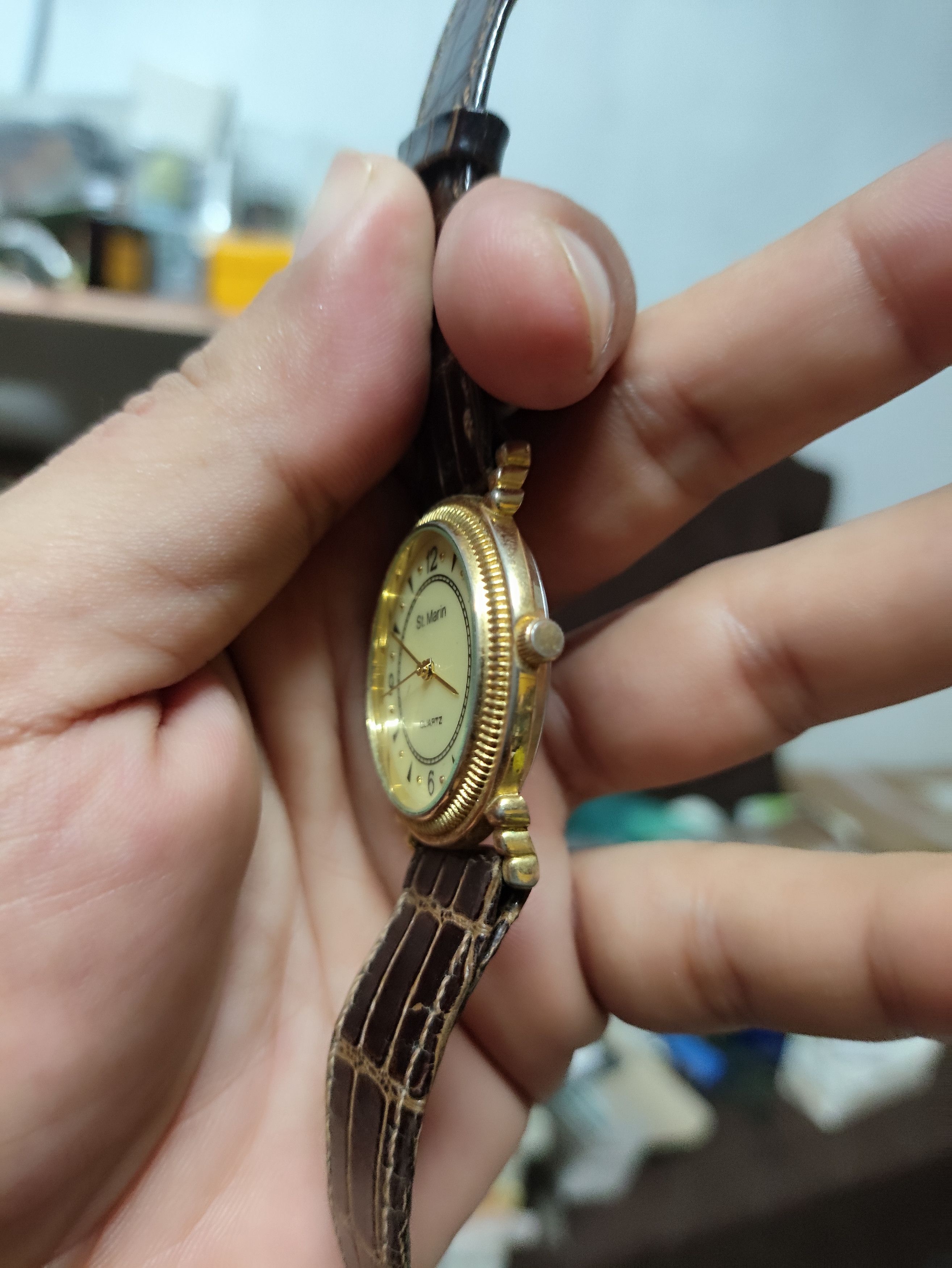 Vintage VINTAGE ST.MARIN QUARTZ WATCH (90s Retro & Simple Design) Size ONE SIZE - 9 Thumbnail