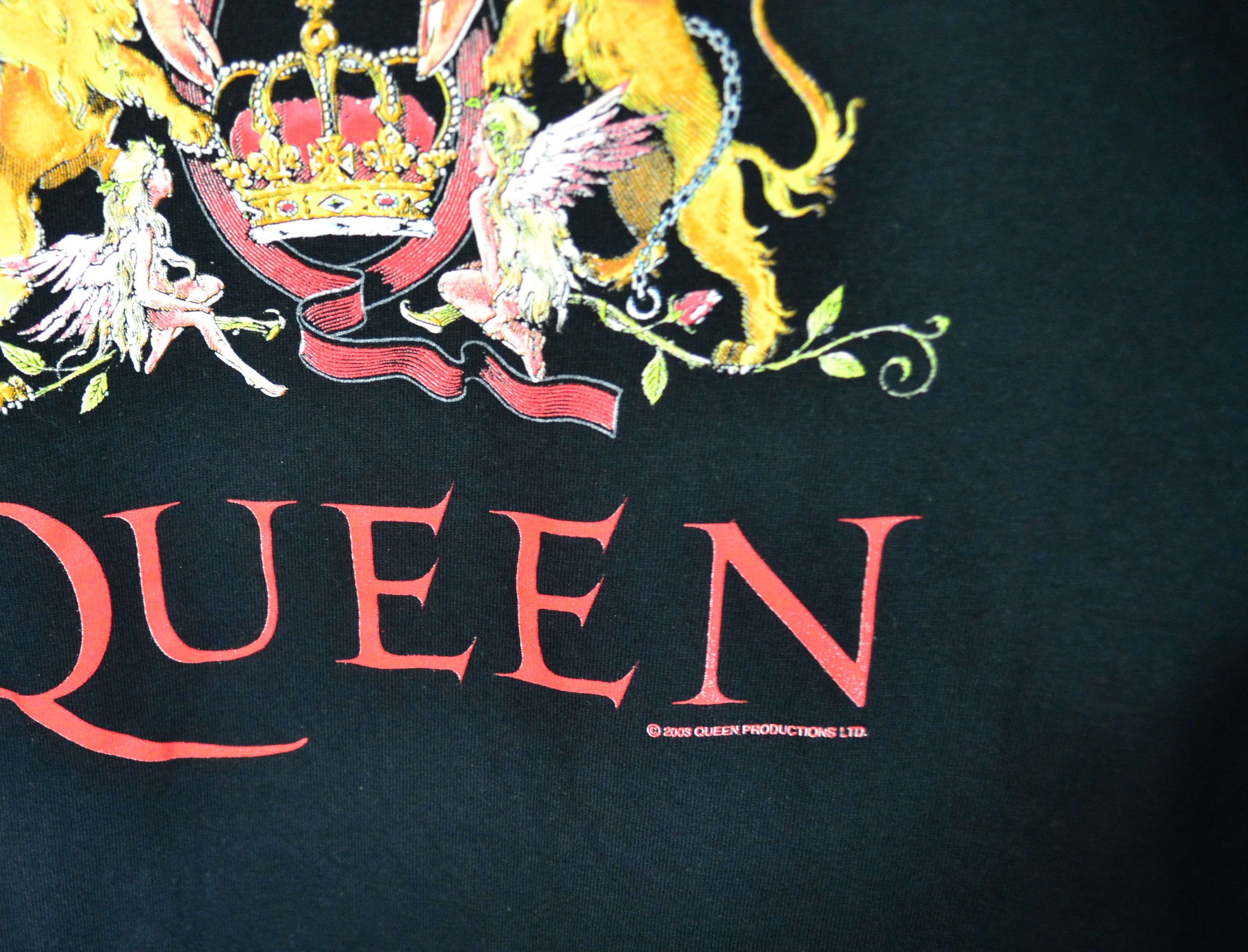 Band Tees Vintage Queen T Shirt Band Tee Fruit Of The Loom 2003 Size US XL / EU 56 / 4 - 4 Thumbnail