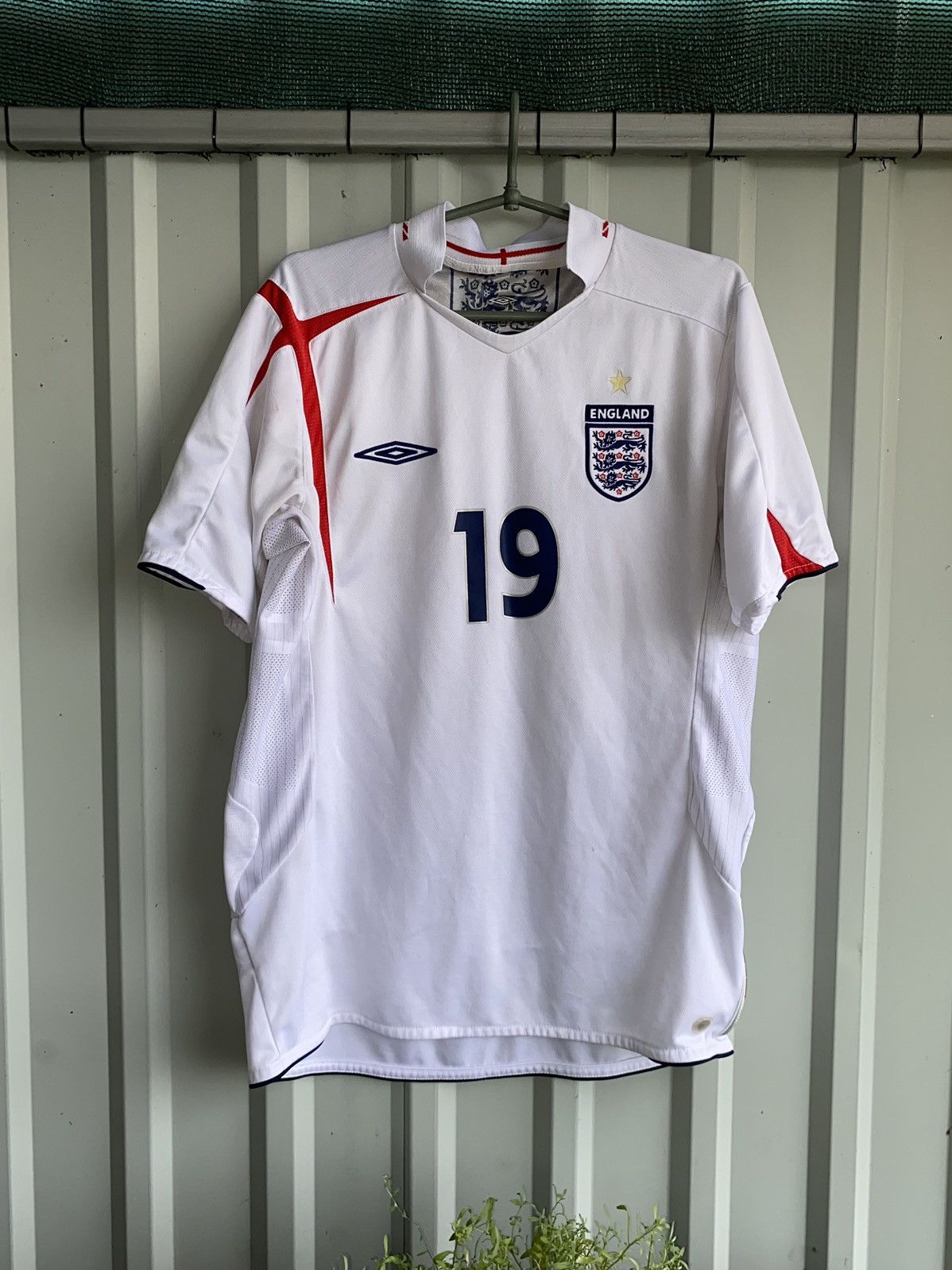 Umbro Jersey England 2005-2007 home, number 19 LENNON Size US L / EU 52-54 / 3 - 2 Thumbnail