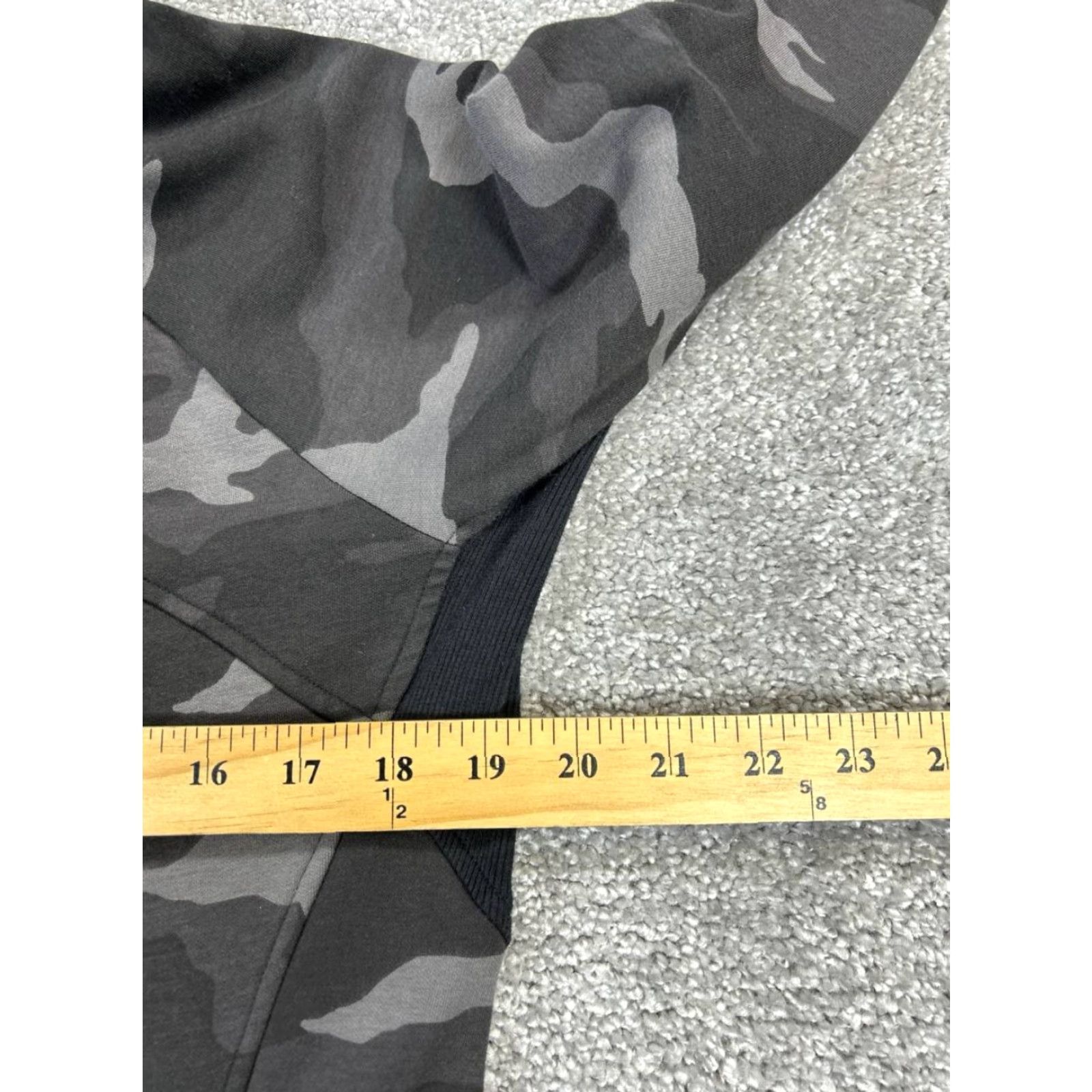 Athleta Athleta Hoodie Womens Large Tall Black Camouflage Full Zip Size L / US 10 / IT 46 - 6 Thumbnail