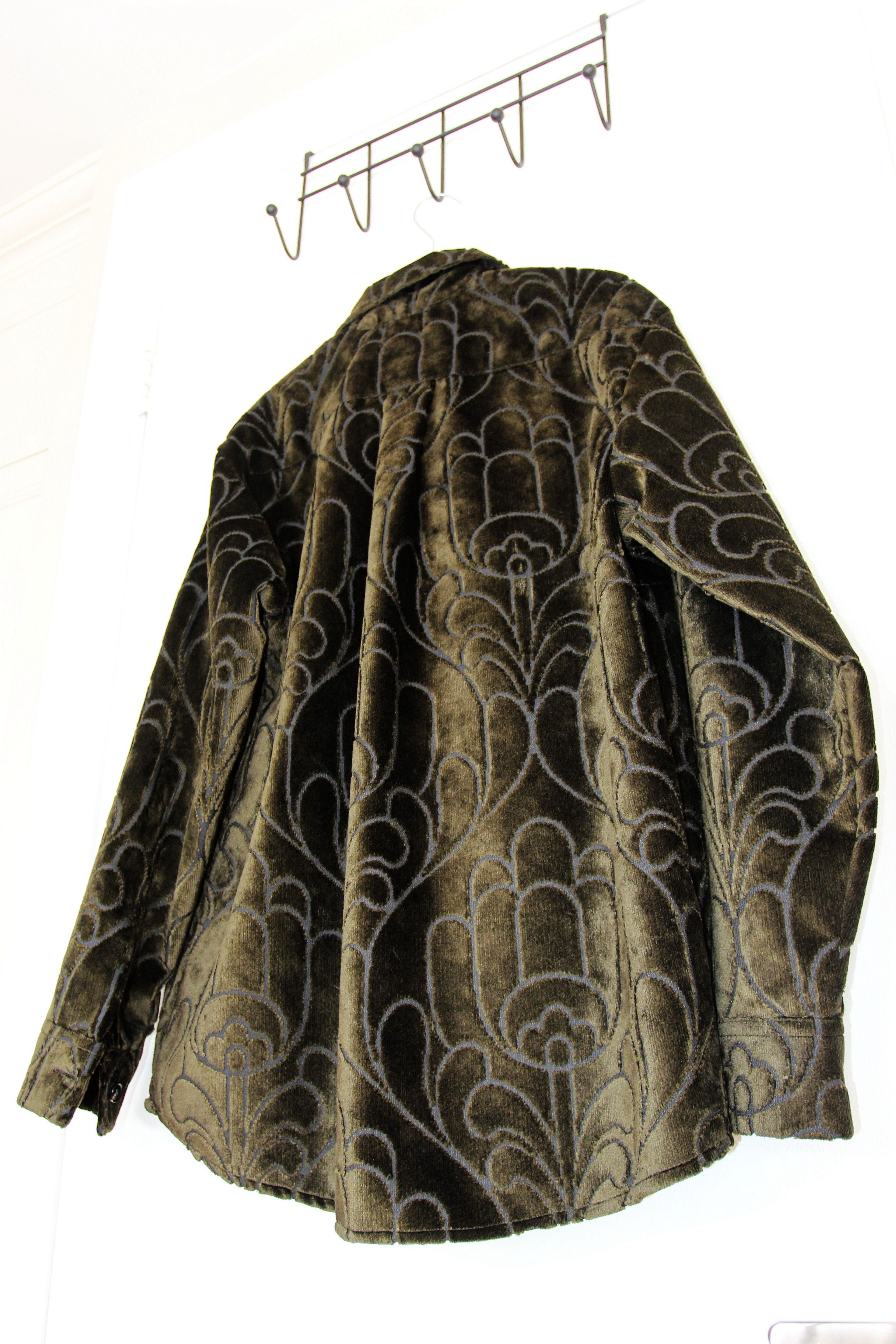 Other BNWT AW24 ECOLE DE PENSEE VELVET JACQUARD OVERSHIRT S Size US S / EU 44-46 / 1 - 7 Thumbnail