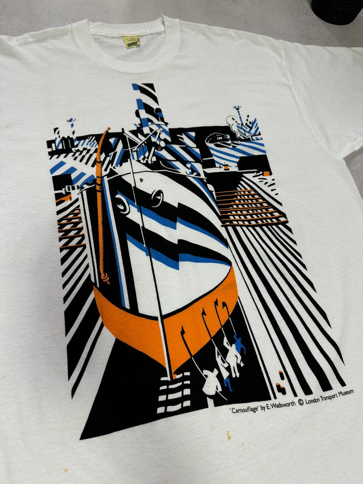 Vintage Vintage London Transport Museum Edward Wadsmorth T Shirt 80s Size US XL / EU 56 / 4 - 6 Thumbnail
