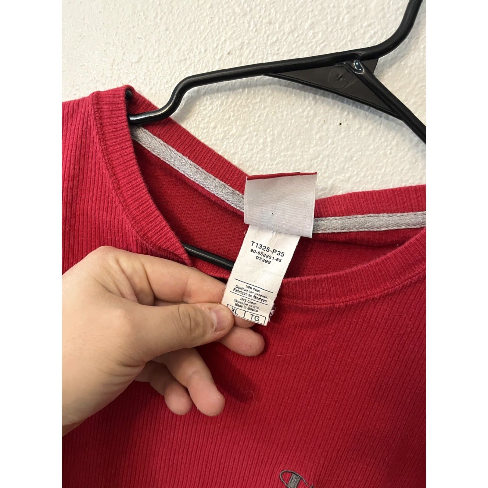 Champion VINTAGE Champion Mens T-Shirt Ribbed Knit Short Sleeve Crew Neck Red XL 90s Size US XL / EU 56 / 4 - 4 Thumbnail