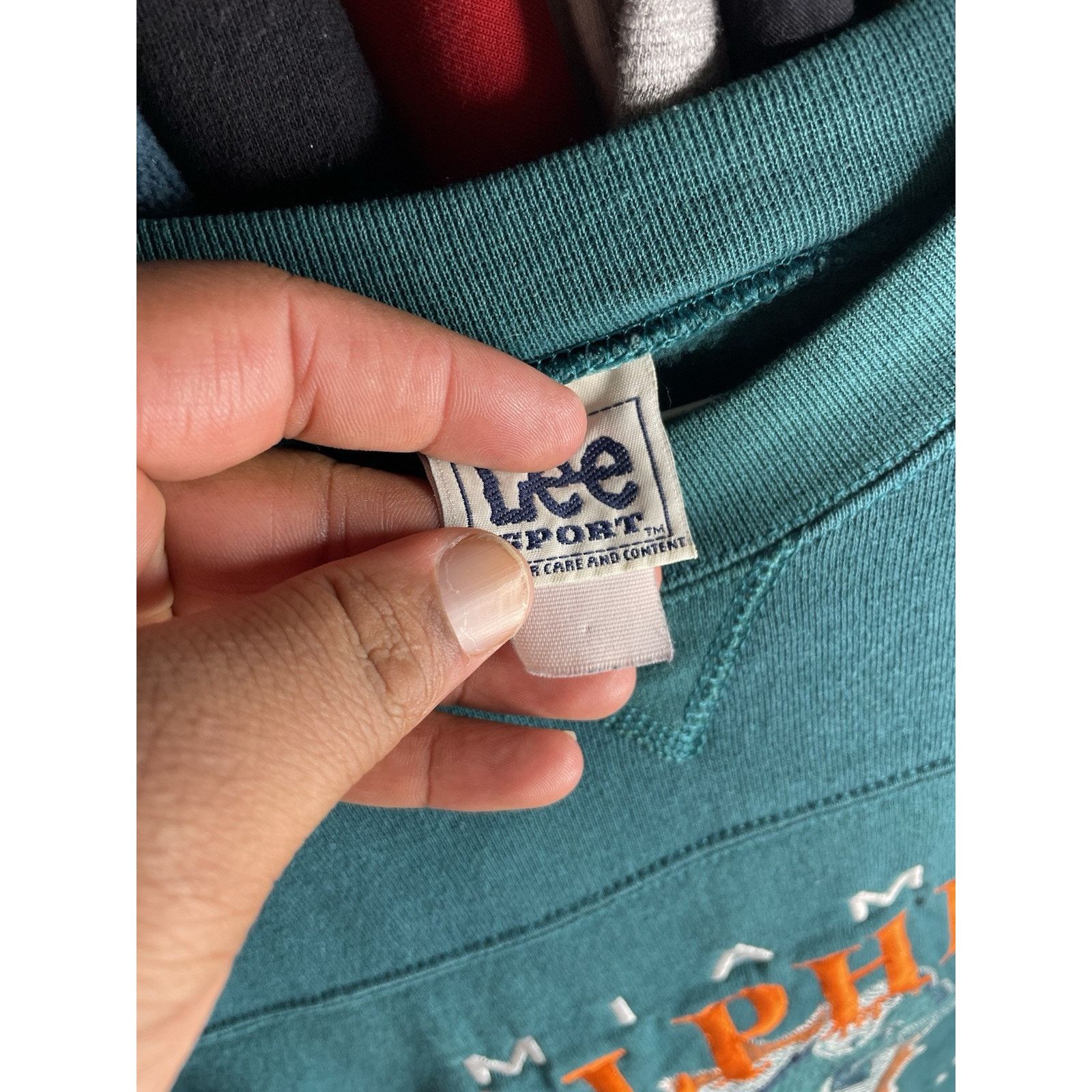 Lee Size L- VTG Lee Sport Miami Dolphins NFL Crewneck Sweater Size US L / EU 52-54 / 3 - 3 Thumbnail