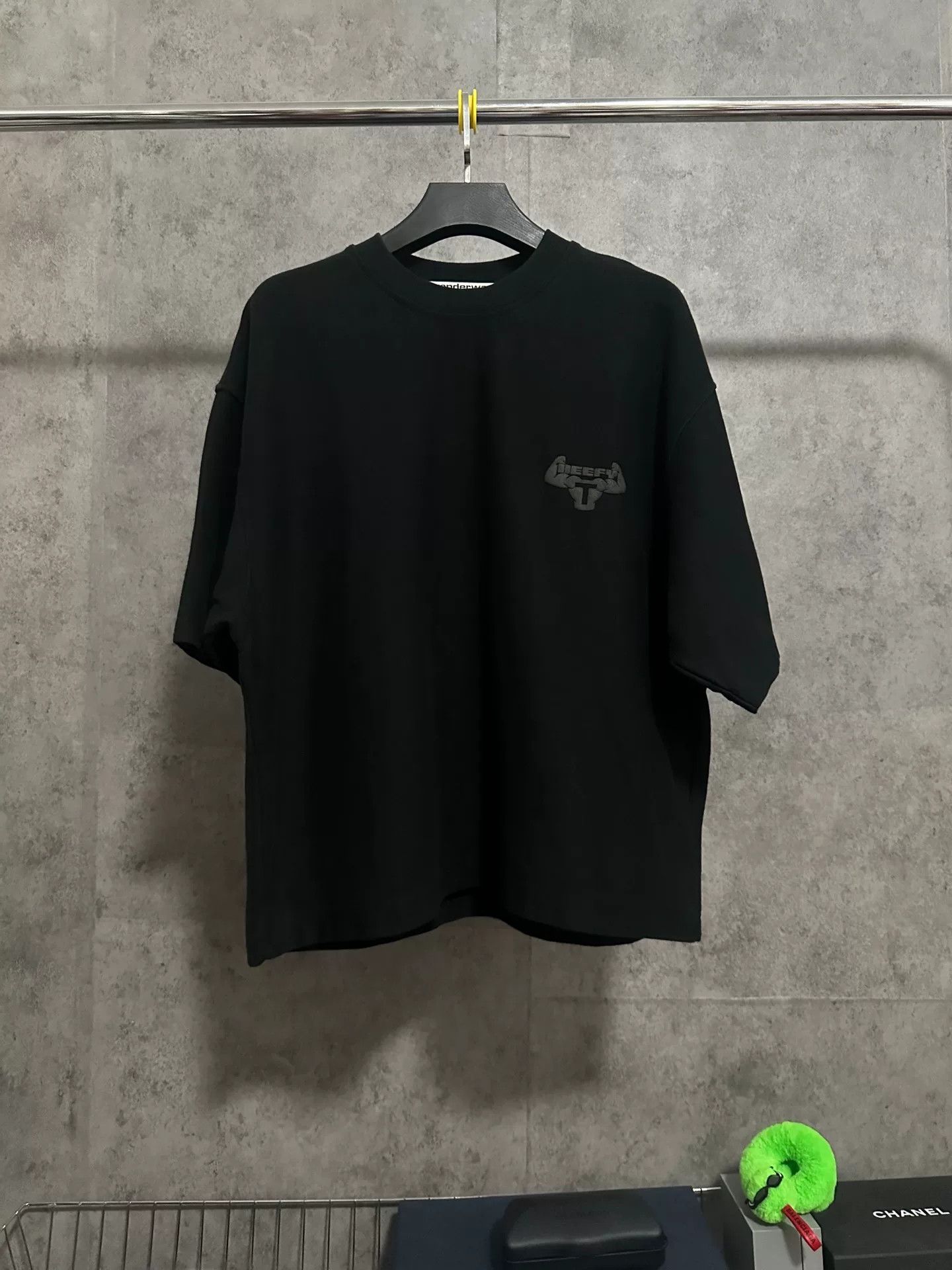 Alexander Wang Alexander Wang Men's Logo Foam Print T-Shirt Size US L / EU 52-54 / 3 - 1 Thumbnail