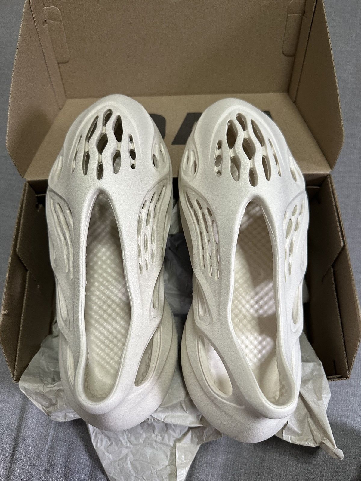 Adidas × Kanye West × Yeezy Adidas Yeezy Foam RNNR Sand Size US 9 / EU 42 - 2 Thumbnail