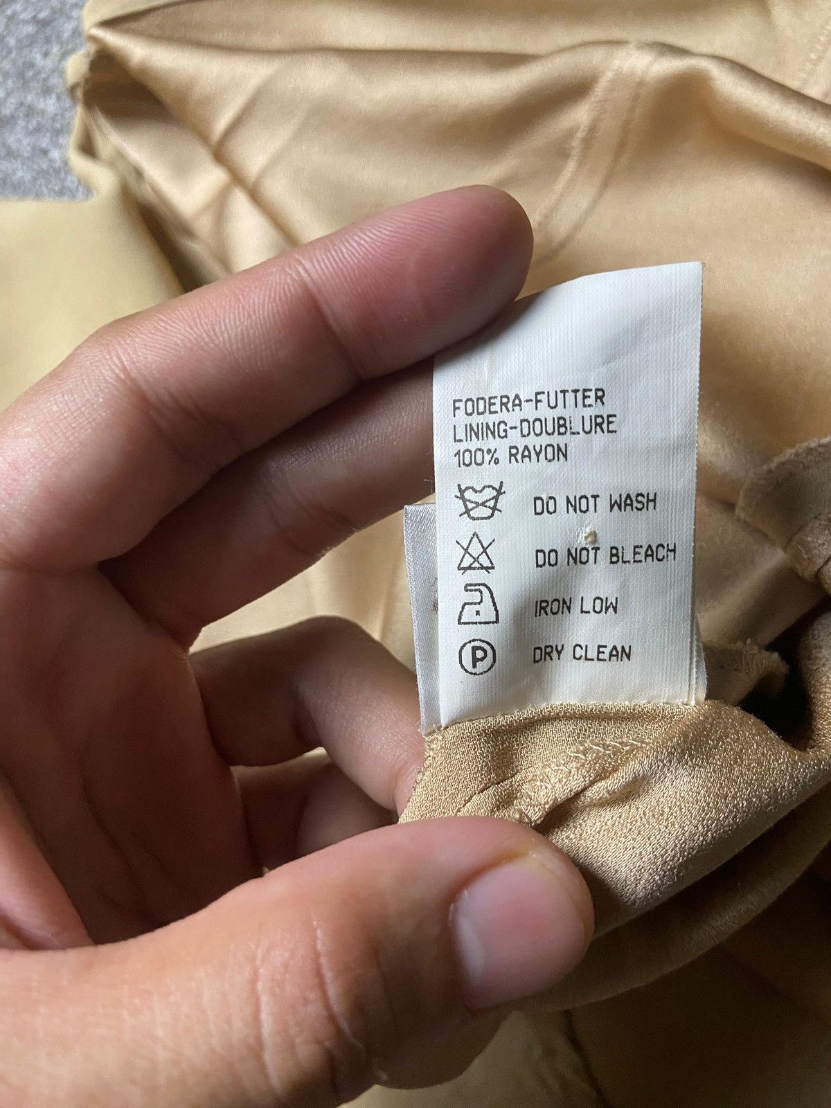 Gianfranco Ferre Vintage Gianfranco Ferre Collared Blouse (159) Size XS / US 0-2 / IT 36-38 - 9 Thumbnail