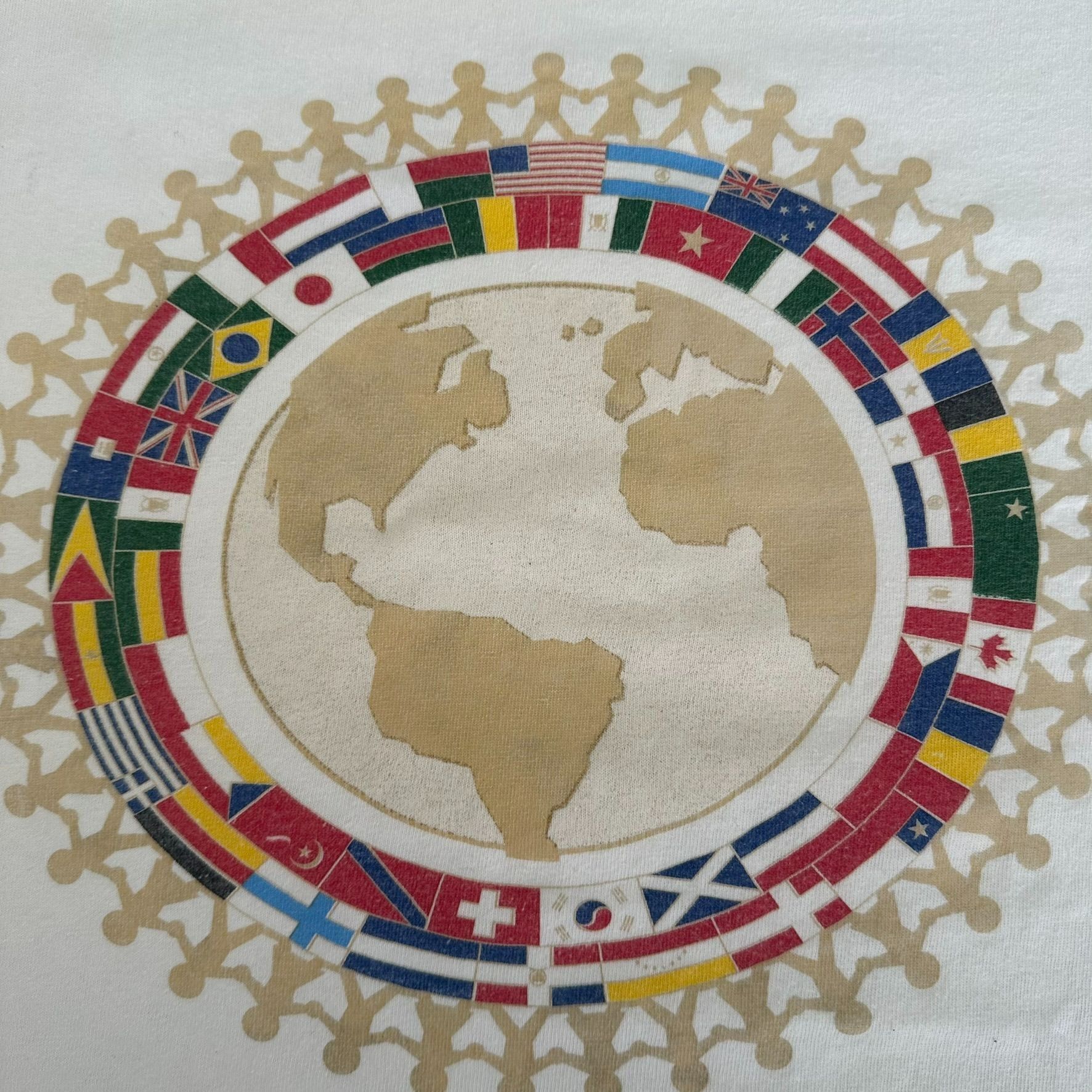 Gildan Vintage 90s World Flags Globe T-Shirt Single Stitch Tee Size US XL / EU 56 / 4 - 3 Thumbnail