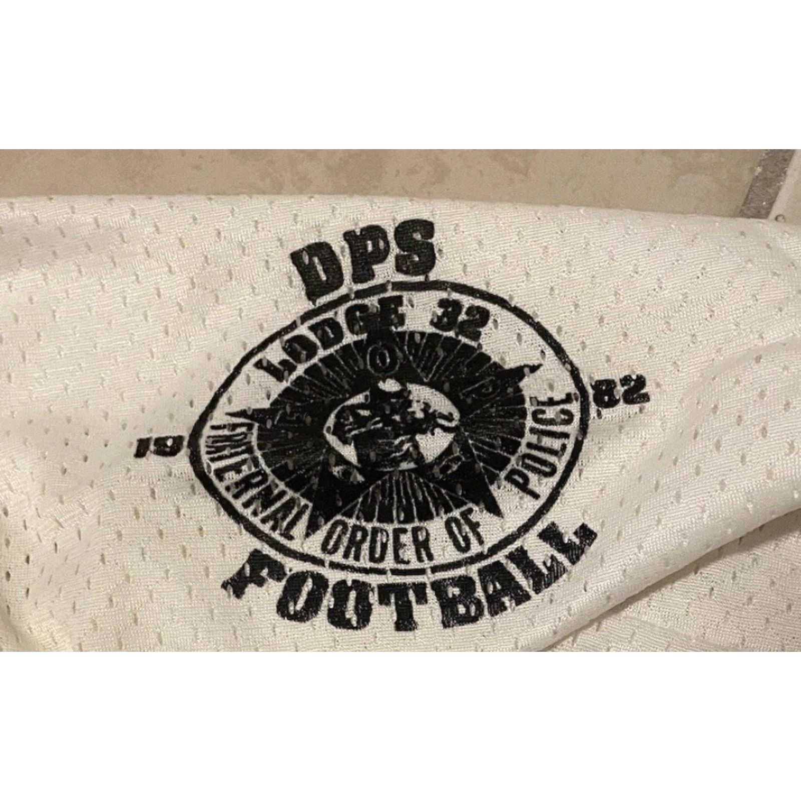 Vintage Vtg 80s DPS Faded Football Jersey XL USA Arizona Lodge 32 Police Cop Grunge 70s T-Shirt Mens XL White 90s Grunge Officer USA NFL Sports Retro Size US XL / EU 56 / 4 - 2 Thumbnail