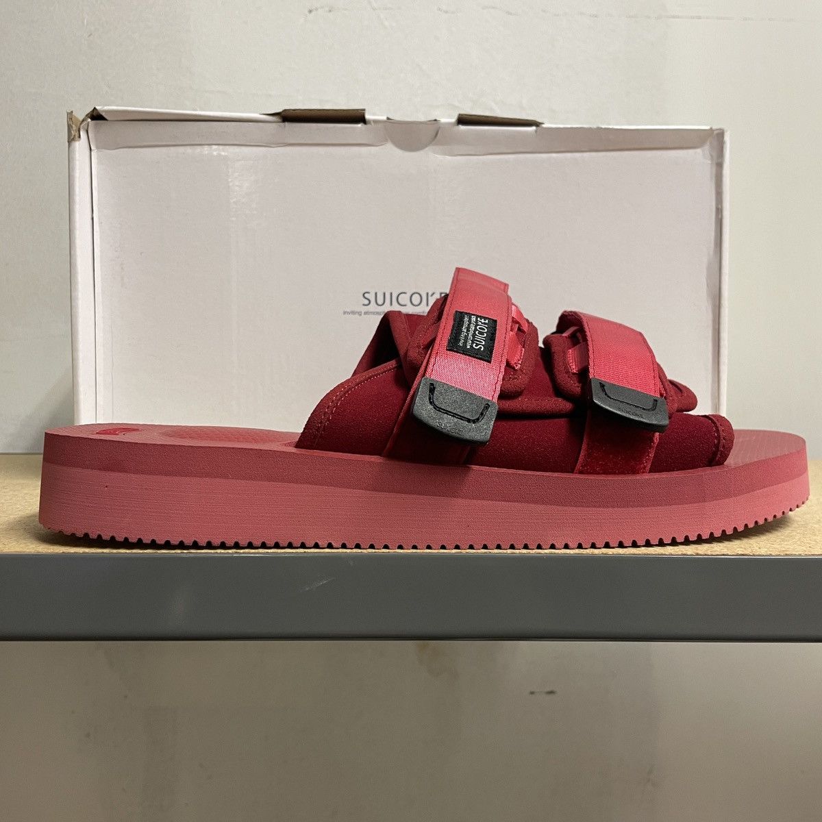 image of Suicoke Slide Size 11 in Red, Men's