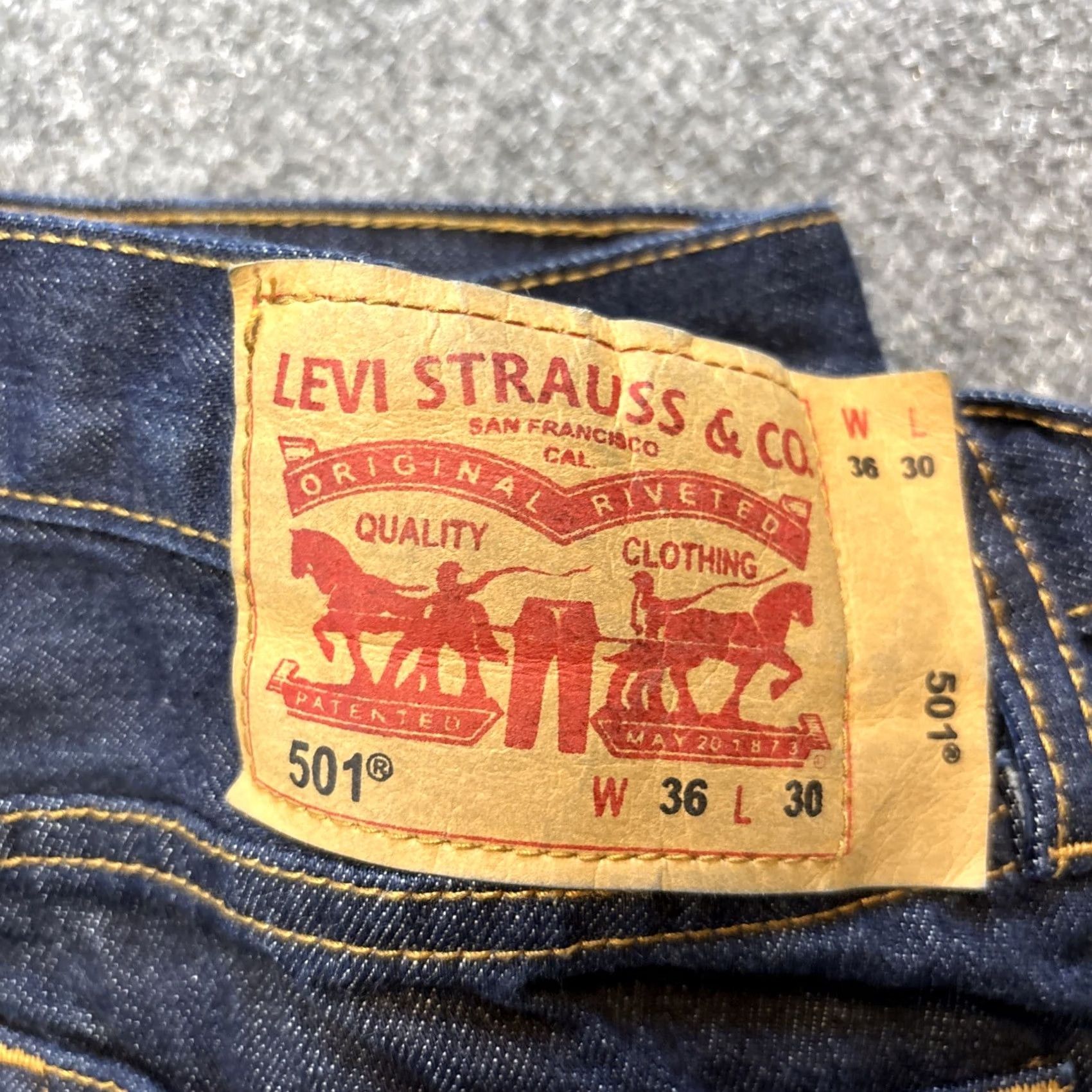 Levi's VINTAGE Levi's 501 Jeans 90s-2000s Mens Button-Fly Red Tab 36x30 Keychain Logo 5-Pocket Denim Blue Straight Size US 36 / EU 52 - 2 Thumbnail
