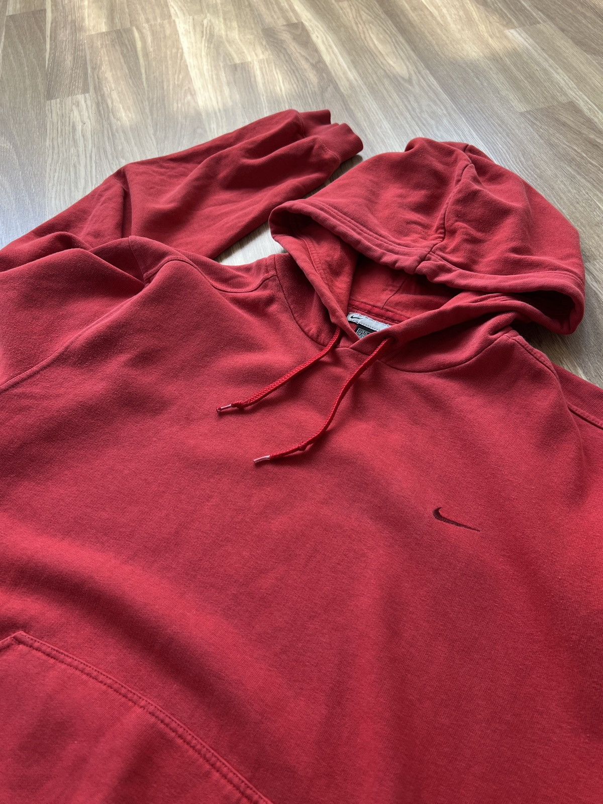 Nike Vintage Y2K Nike Men’s Red Swoosh Cotton Hoodie Size Size US M / EU 48-50 / 2 - 5 Thumbnail