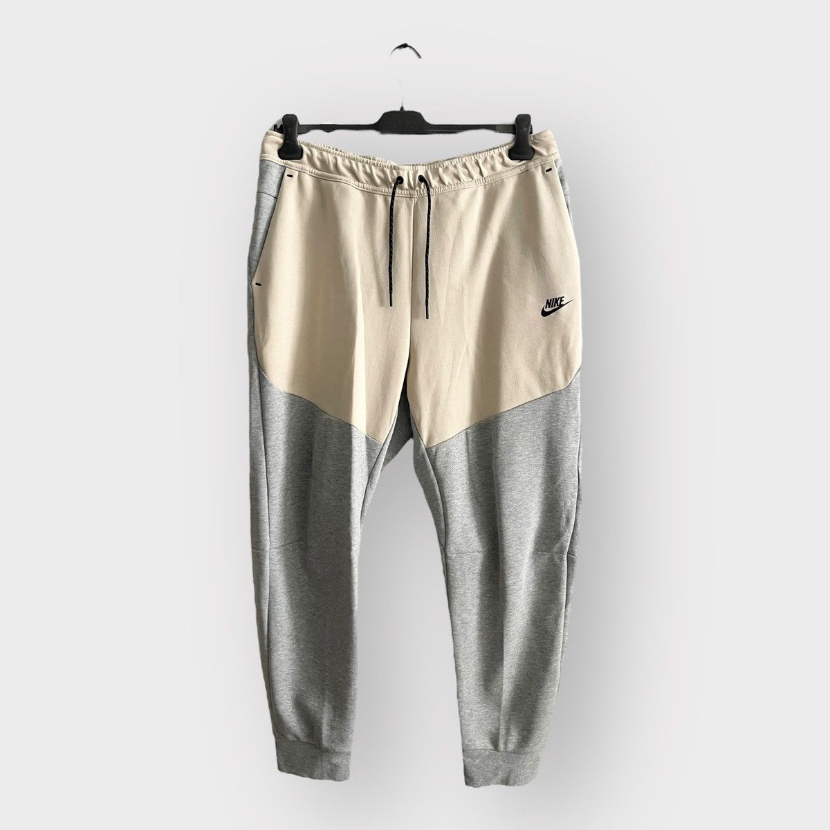 Nike STEAL! 2000s Nike Tech Fleece Classic Logo Sweatpants Size US 38 / EU 54 - 1 Thumbnail