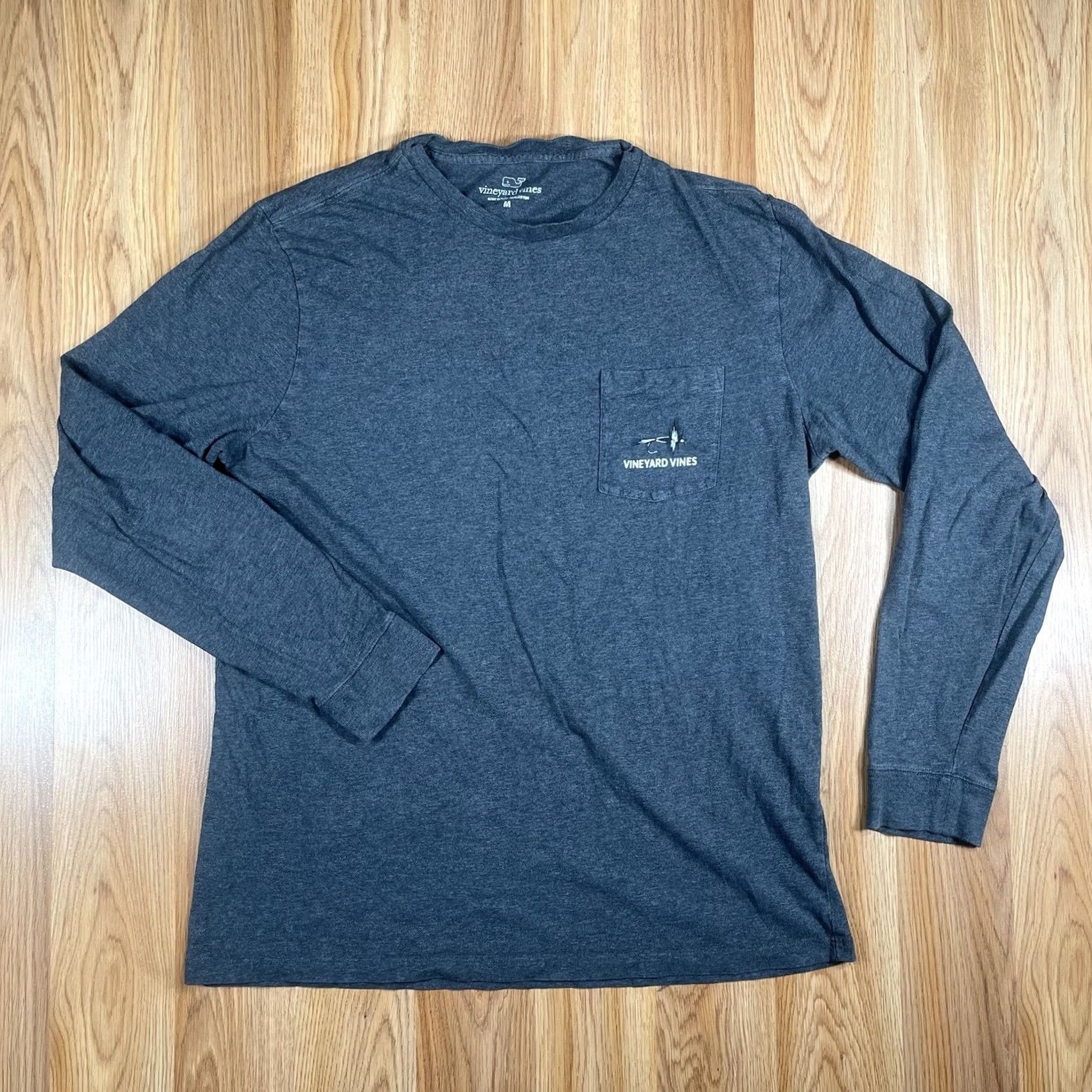 Vineyard Vines Vineyard Vines Long Sleeve T Shirt Mens M Medium Gray Crew Neck Front Pocket Shirt Mens M Gray 90s? Size US M / EU 48-50 / 2 - 2 Thumbnail