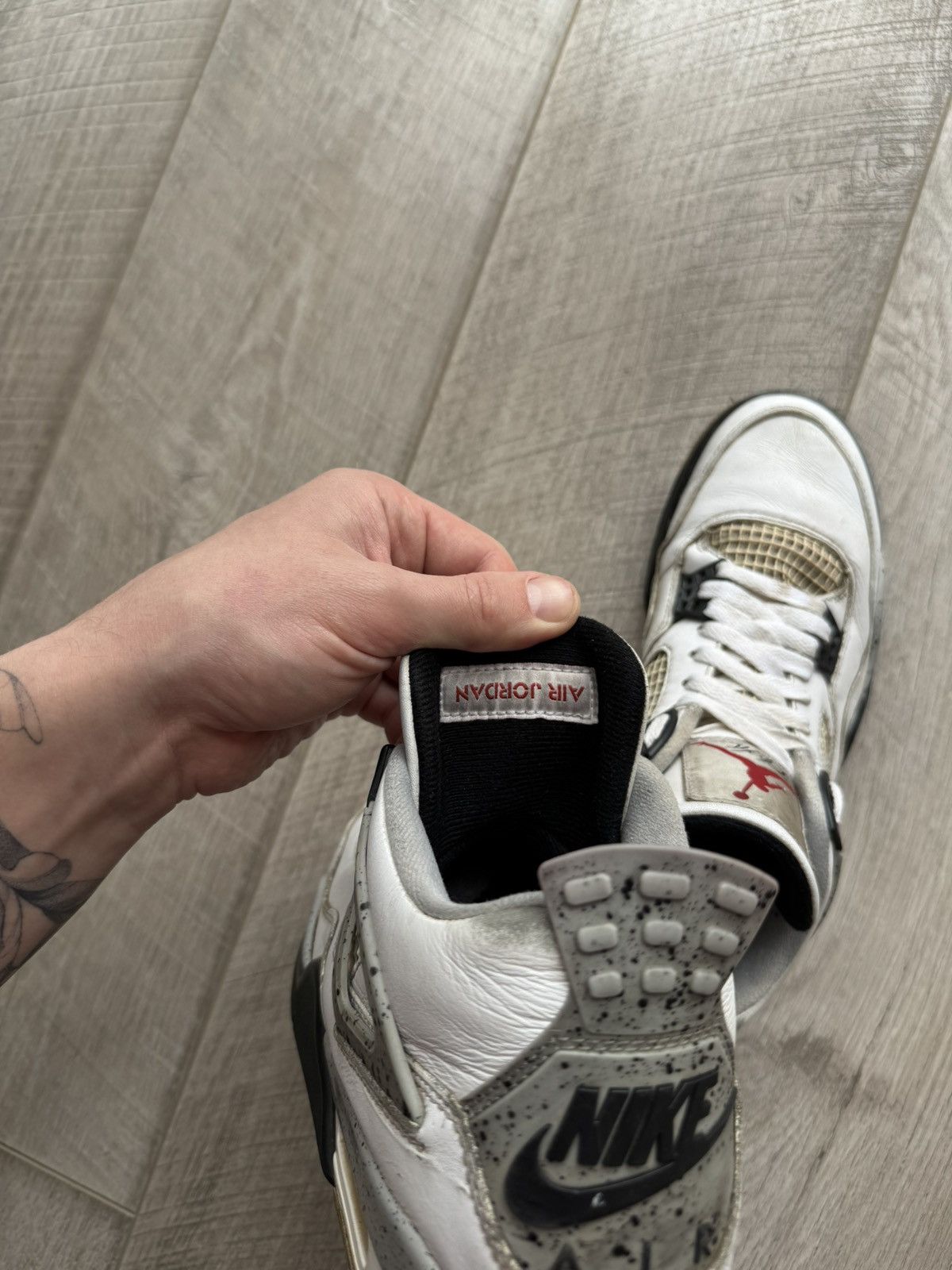 Jordan Brand Jordan 4 Retro OG Mid White Cement 840606-192 size 41 us 8 Size US 8 / EU 41 - 16 Thumbnail
