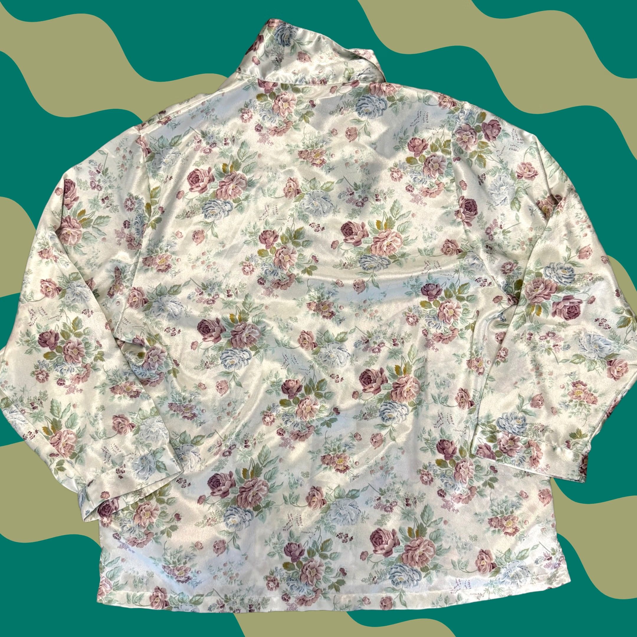 Victoria's Secret VINTAGE Victoria's Secret Gold Label Floral Button Up Longsleeve Satin Top L White Womens Shirt Size L / US 10 / IT 46 - 1 Thumbnail