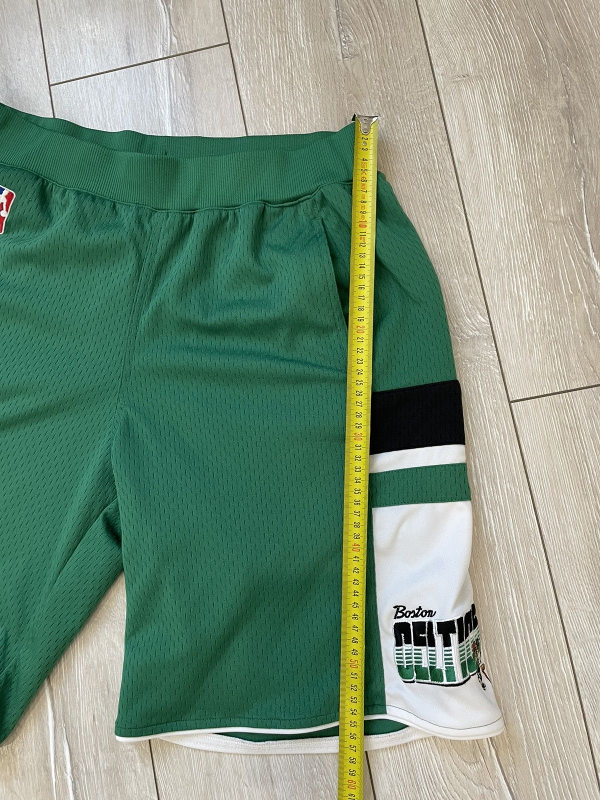 Adidas × NBA × Vintage Vintage Adidas Boston Celtics NBA Shorts Mens L Green Size US 34 / EU 50 - 14 Thumbnail