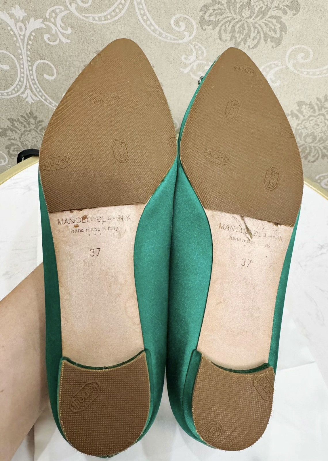 Manolo Blahnik Manolo Blahnik MB single shoes Size US 6 / IT 36 - 7 Thumbnail