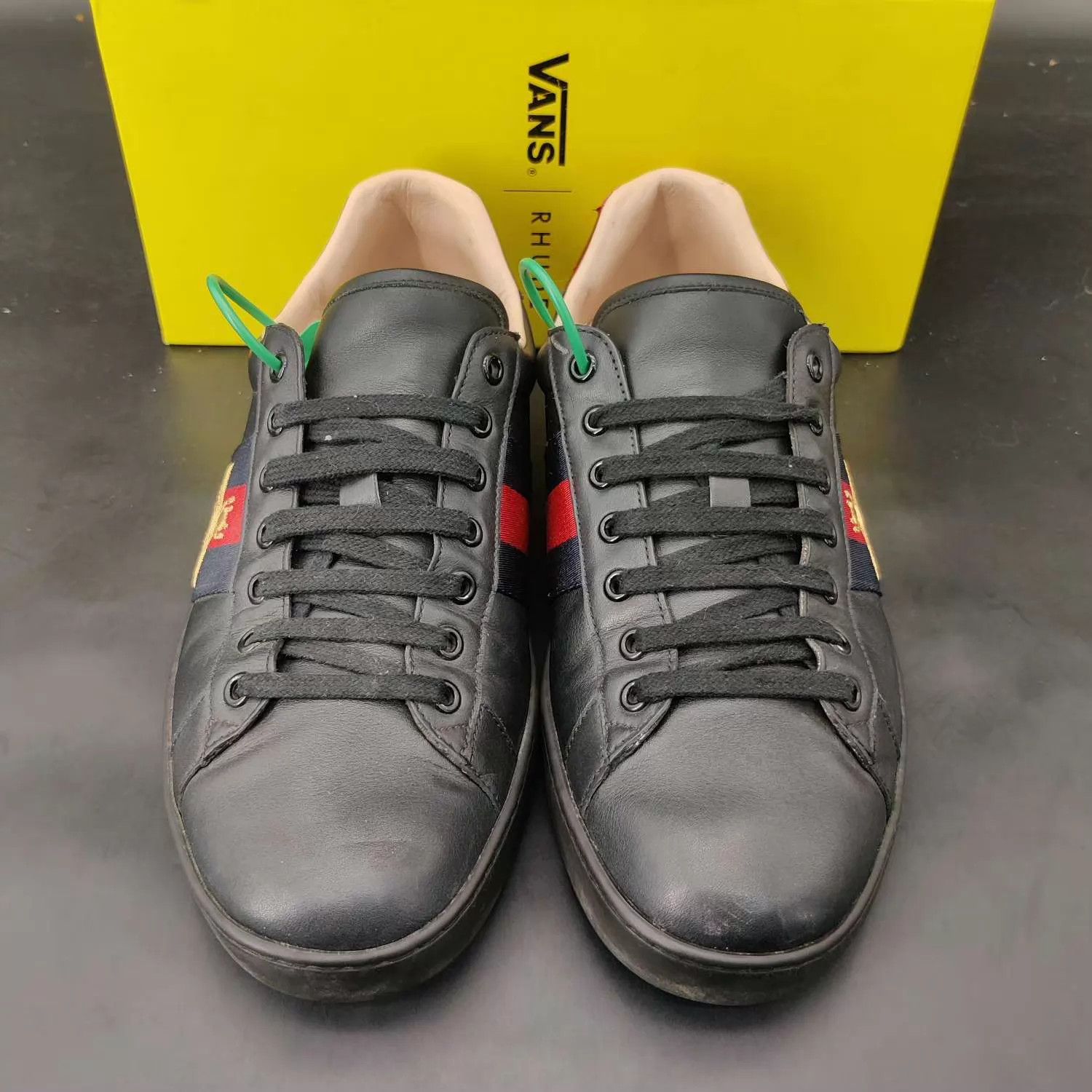 Gucci Gucci Ace Black Embroidered Bee Sneaker 43.5 Like New Size US 10.5 / EU 43-44 - 5 Thumbnail