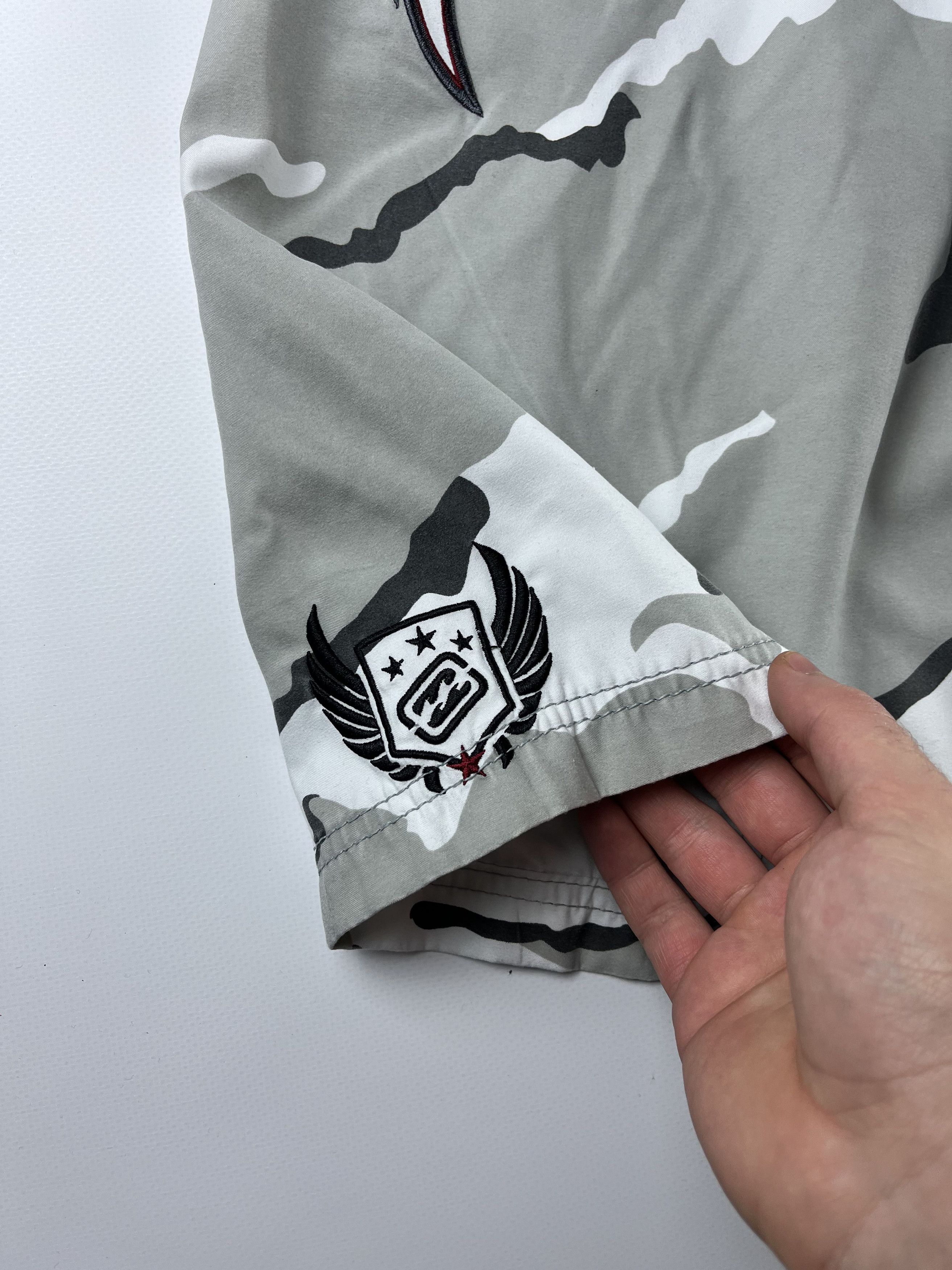 Billabong × Ed Hardy BAGGY! Billabong Vintage Camo Big Logo Shorts Size US 36 / EU 52 - 3 Thumbnail