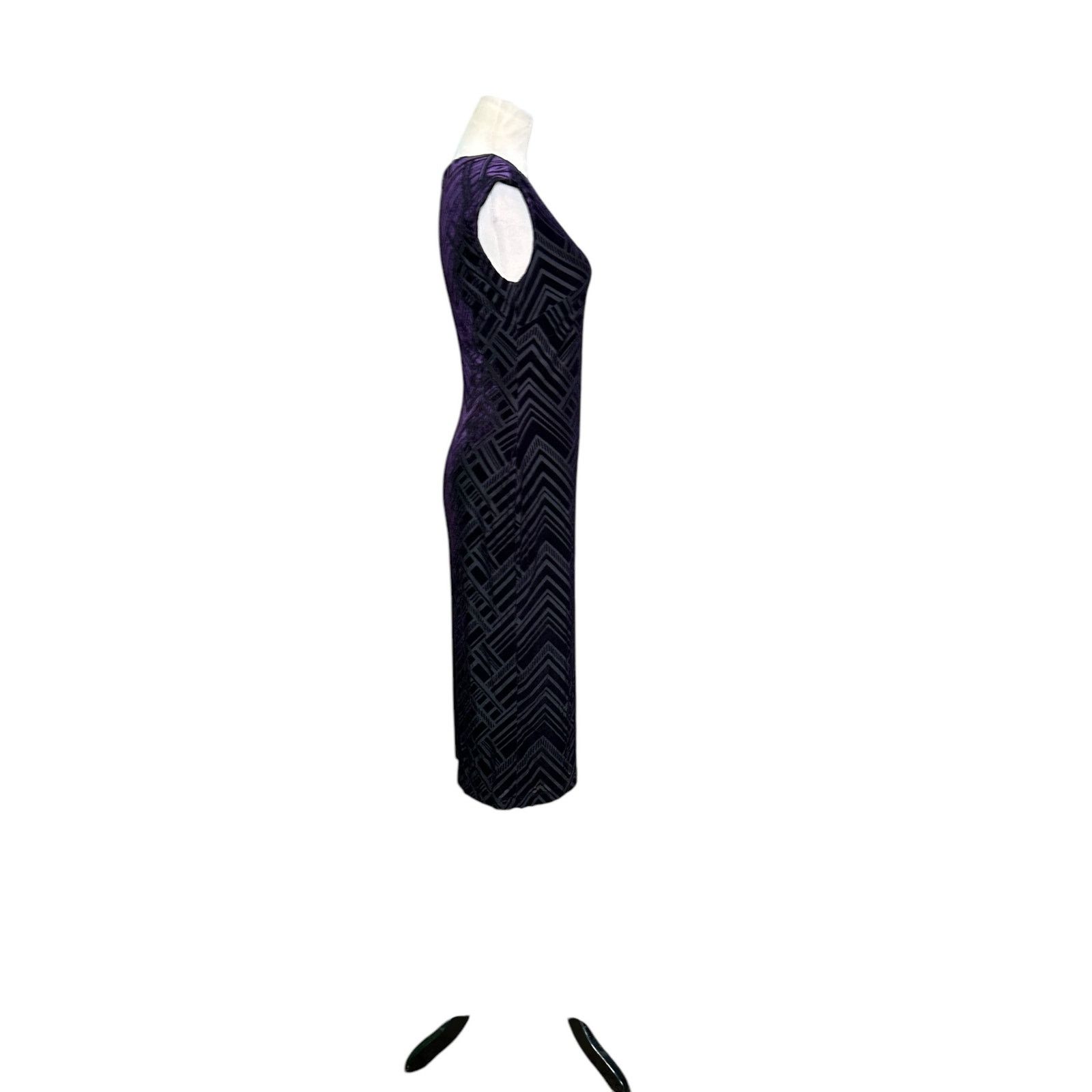 Vince Camuto Vince Camuto purple velvet midi pencil cocktail dress size 4 Size S / US 4 / IT 40 - 12 Thumbnail
