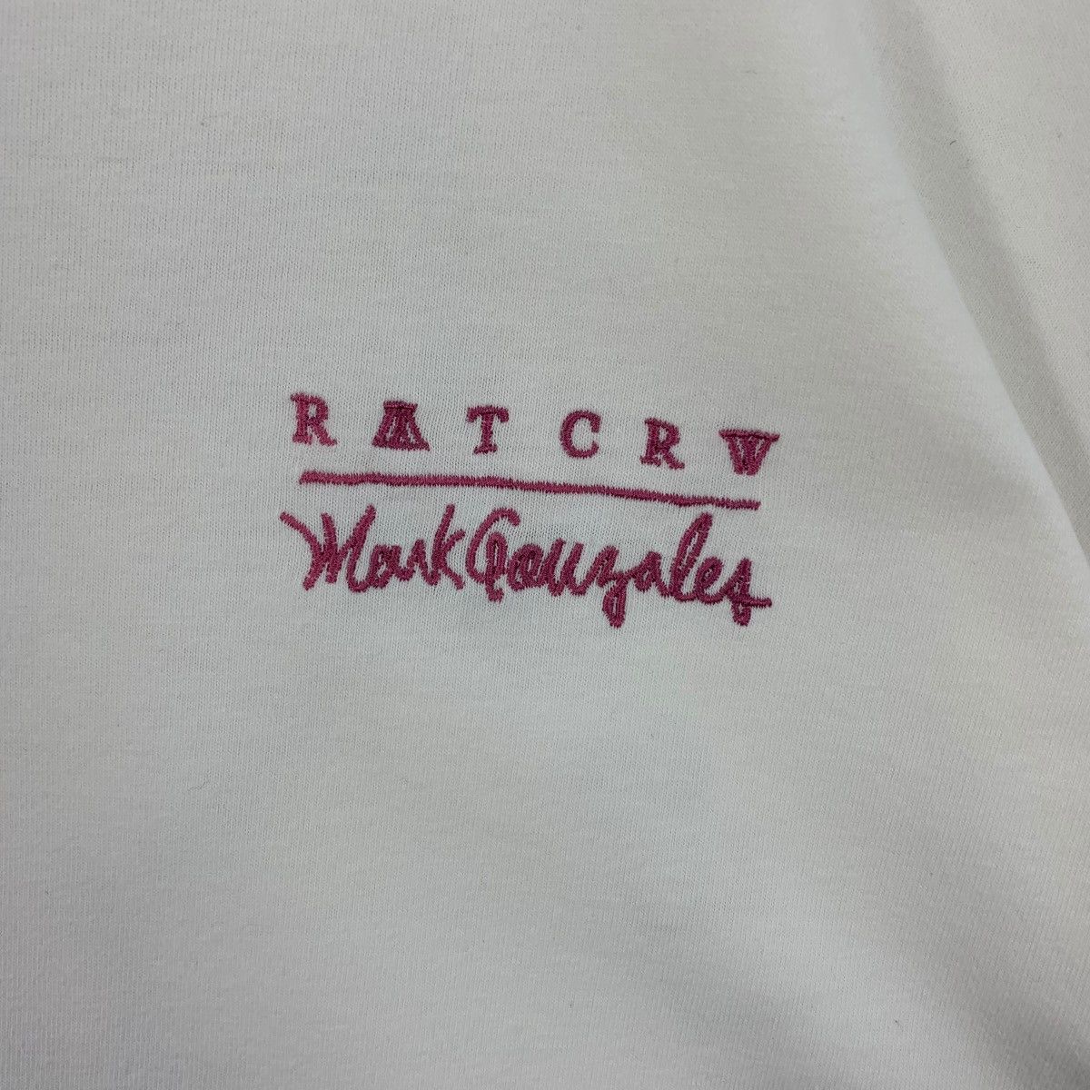 Japanese Brand Rare!! MARK GONZALES X RAT CRW big logo printed tee Size US L / EU 52-54 / 3 - 5 Thumbnail