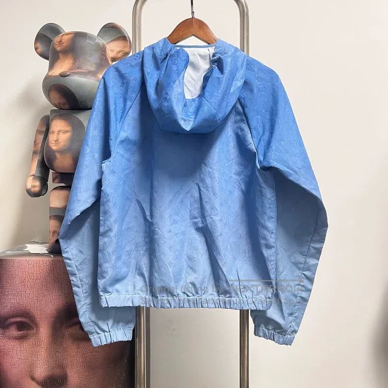 Louis Vuitton Louis Vuitton Blue sky and white clouds are full of assaul Size US M / EU 48-50 / 2 - 2 Thumbnail