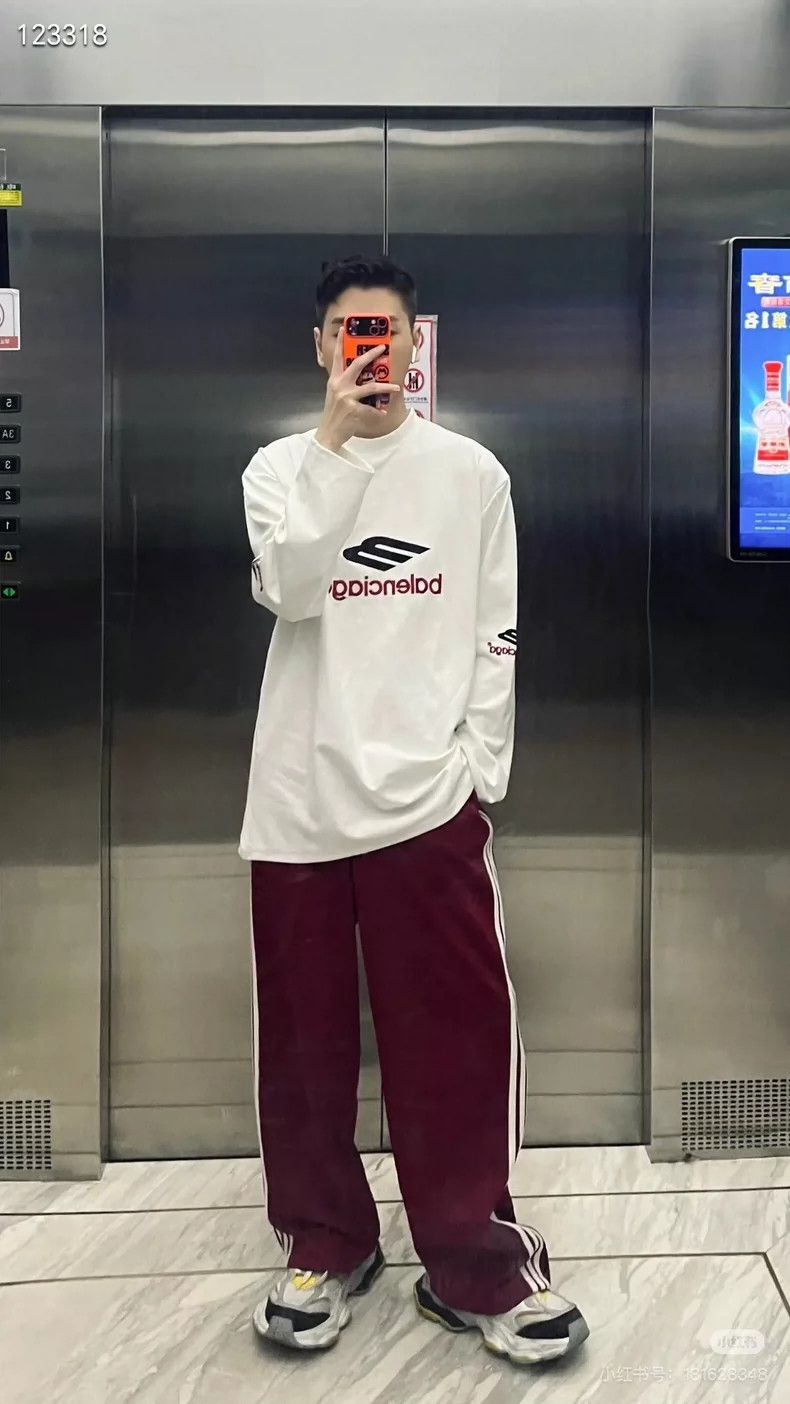 Balenciaga Balenciaga Embroidered 3B letter logo white long-sleeve T- Size US S / EU 44-46 / 1 - 7 Thumbnail