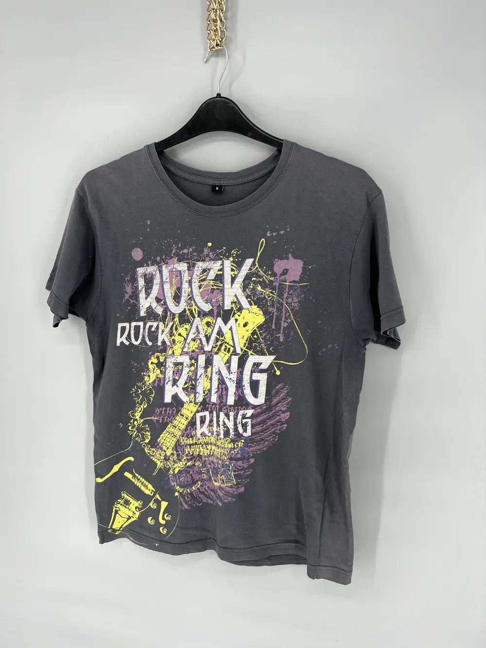 Band Tees Vintage Y2K rock ring festival kiss muse rammstein 2010 Size US S / EU 44-46 / 1 - 3 Thumbnail