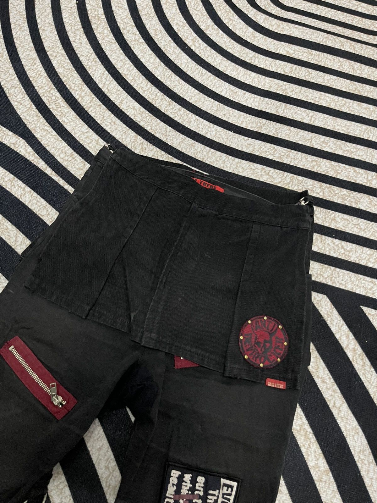 If Six Was Nine 2000s LGB STYLE PUNK SHORT PANT RARE DESIGN Size US 27 - 6 Thumbnail