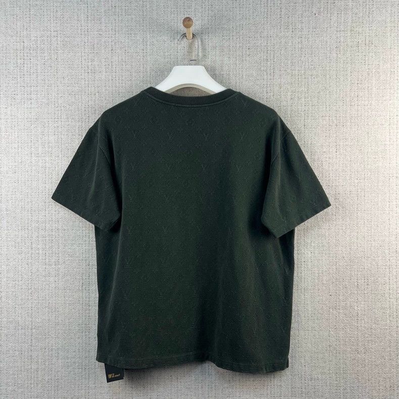 Louis Vuitton Louis Vuitton 3D presbyopic logo pocket round neck short s Size US XL / EU 56 / 4 - 3 Thumbnail