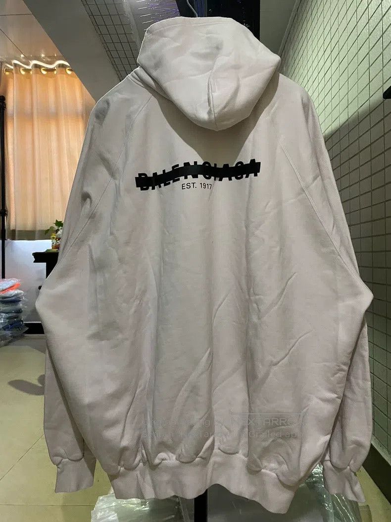 Balenciaga Balenciaga Delete letter hooded sweatshirt Size US L / EU 52-54 / 3 - 2 Thumbnail