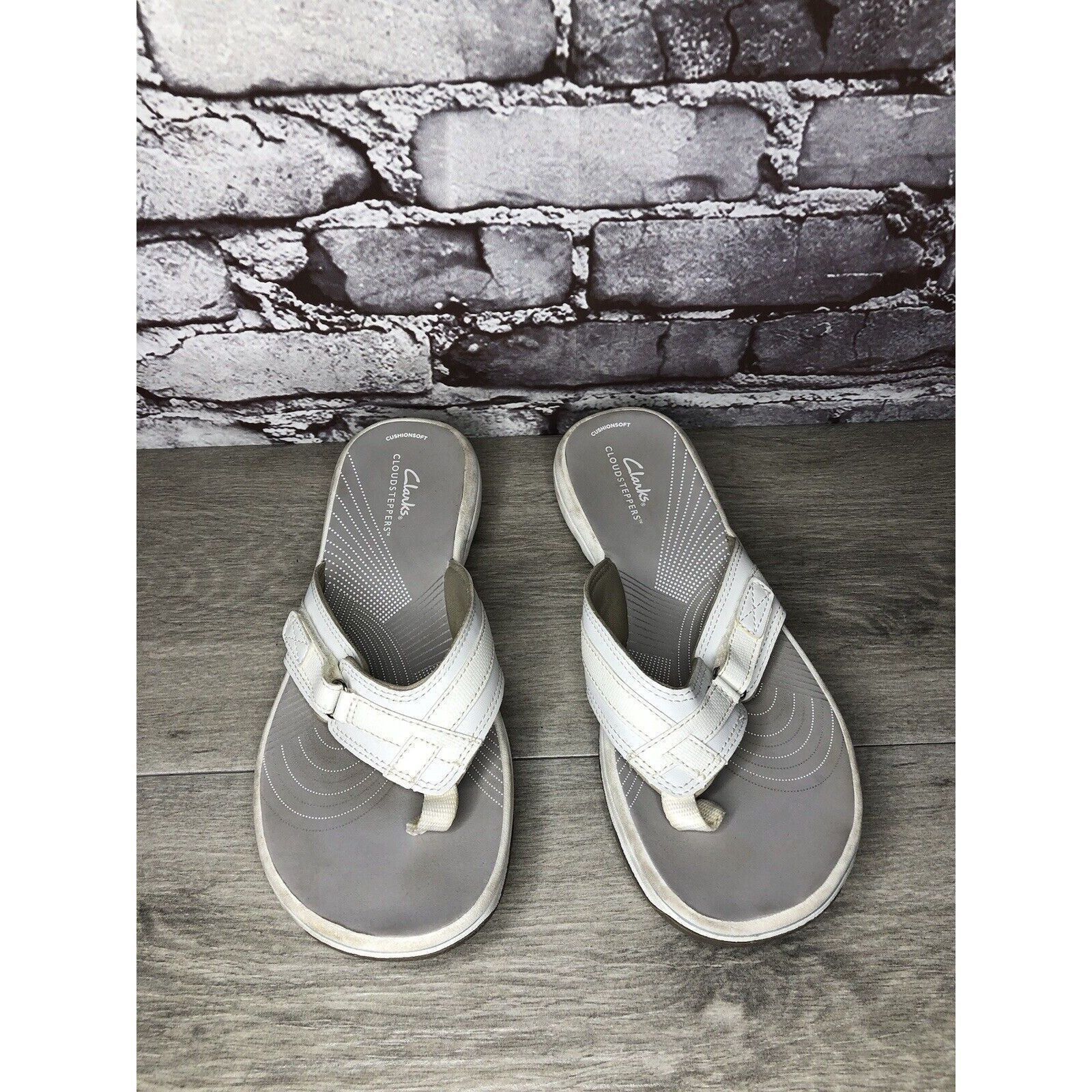 Clarks Clarks Cloudsteppers White Brinkley Flip Flops Foam Sandals Size US 9 / IT 39 - 2 Thumbnail