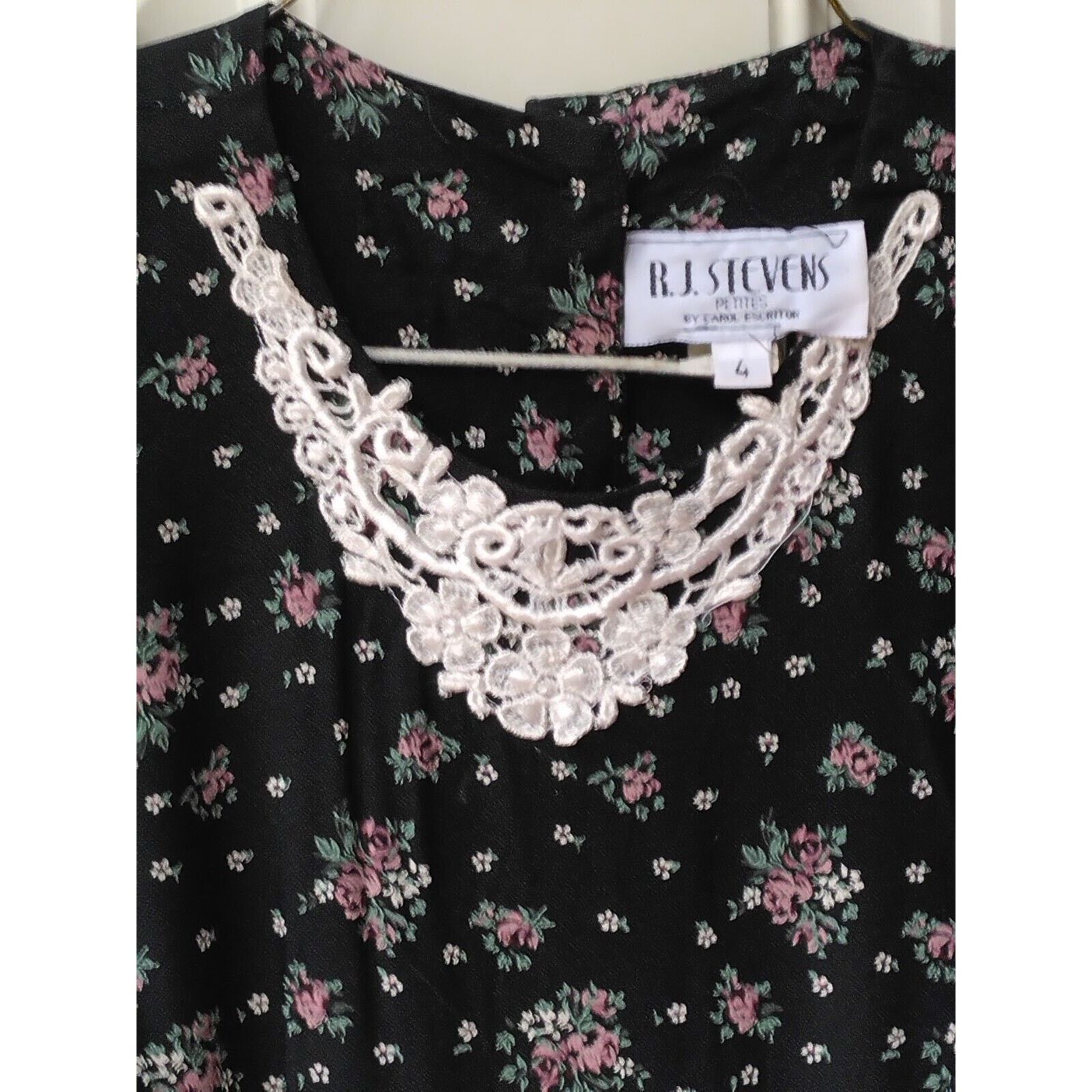 The Unbranded Brand R J Stevens Carol Escritor Womens Size 4 P Black Pink Floral Size S / US 4 / IT 40 - 2 Thumbnail