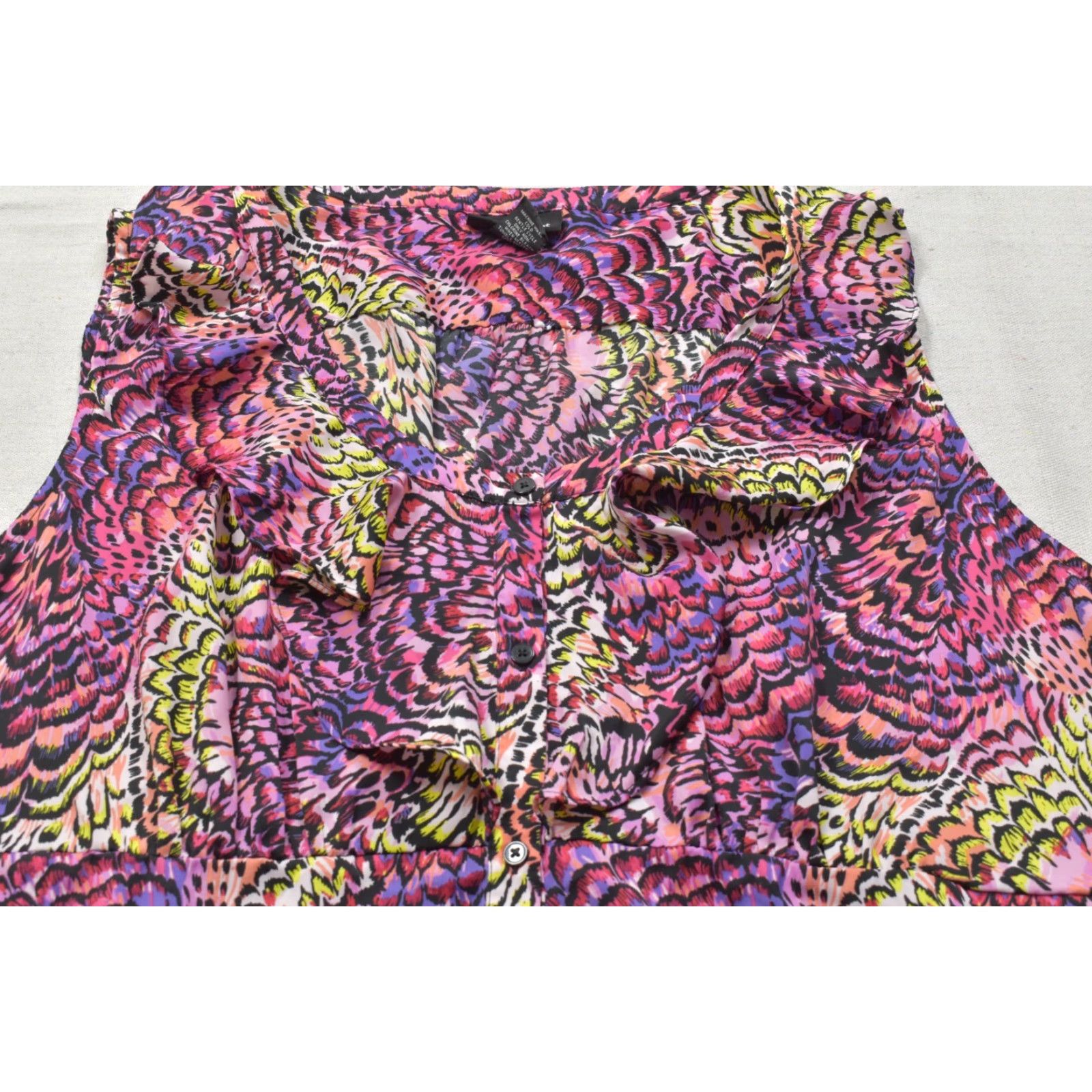 Vintage Lane Bryant Blouse Shirt Women Plus 28 Pink Purple Abstract Shell Top Sleeveless V-Neck Ruffle Polyester Spring Summer Casual White? Size 4XL / US 24-26 - 6 Thumbnail