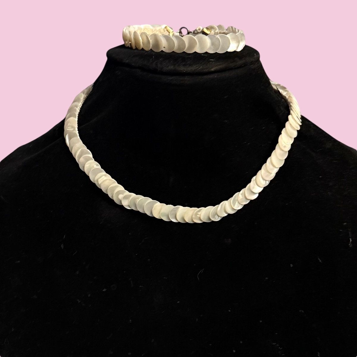 Vintage Vintage Mother of Pearl collar necklace and bracelet set Size ONE SIZE - 1 Thumbnail