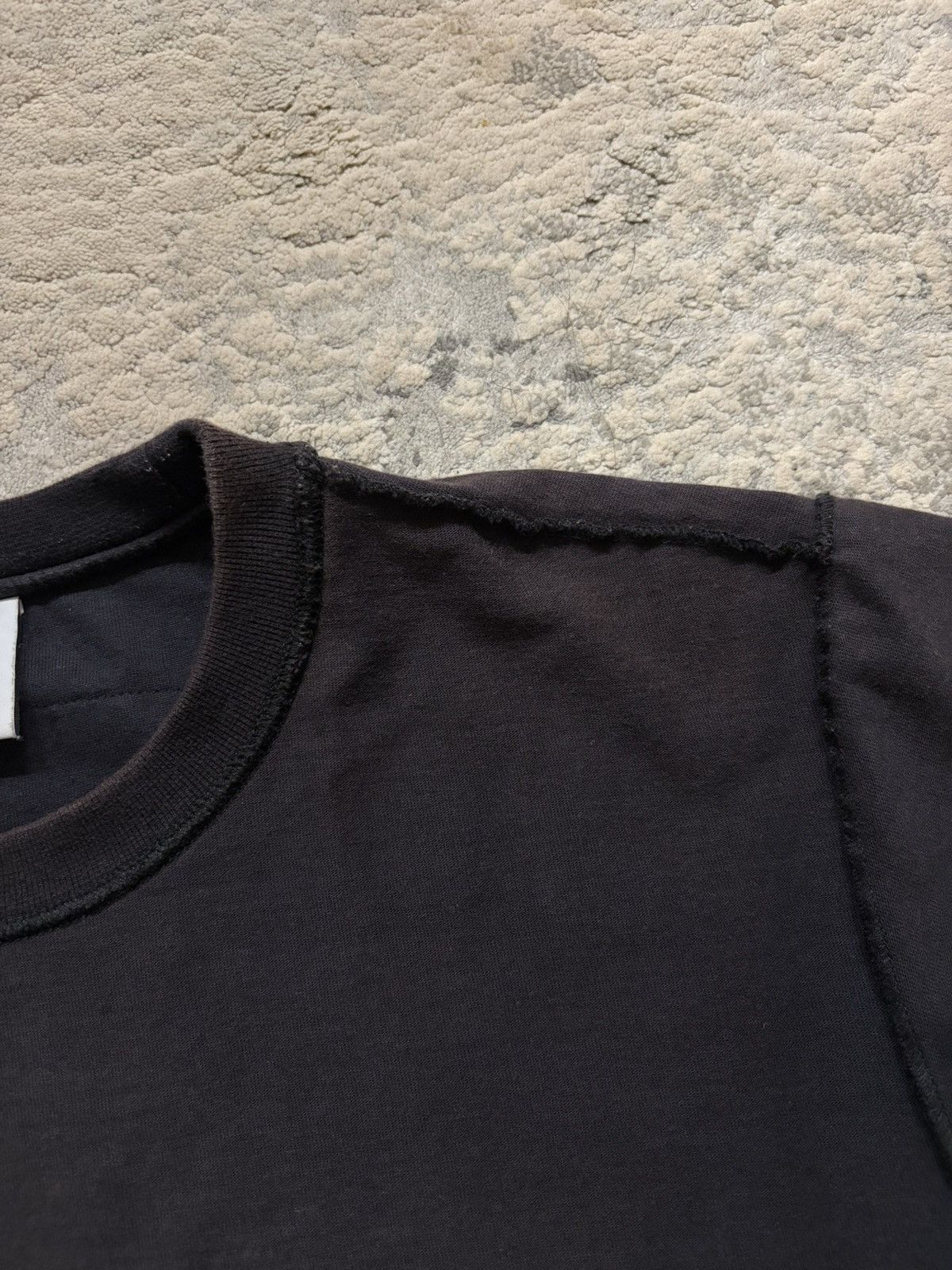 Vetements Vetements - AW19 Logo Inside Out Care Tag T Shirt Size US M / EU 48-50 / 2 - 4 Thumbnail