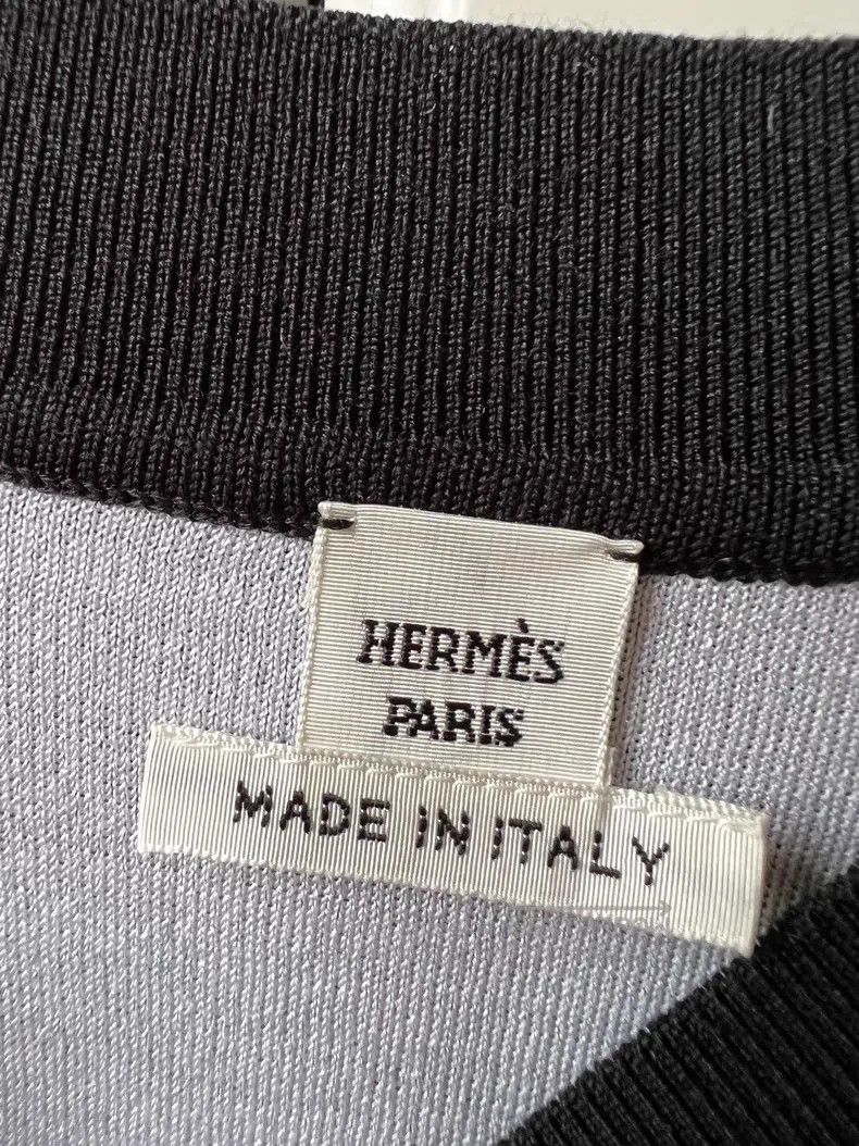 Hermes Hermes Black short-sleeved silk top Size XS / US 0-2 / IT 36-38 - 2 Thumbnail