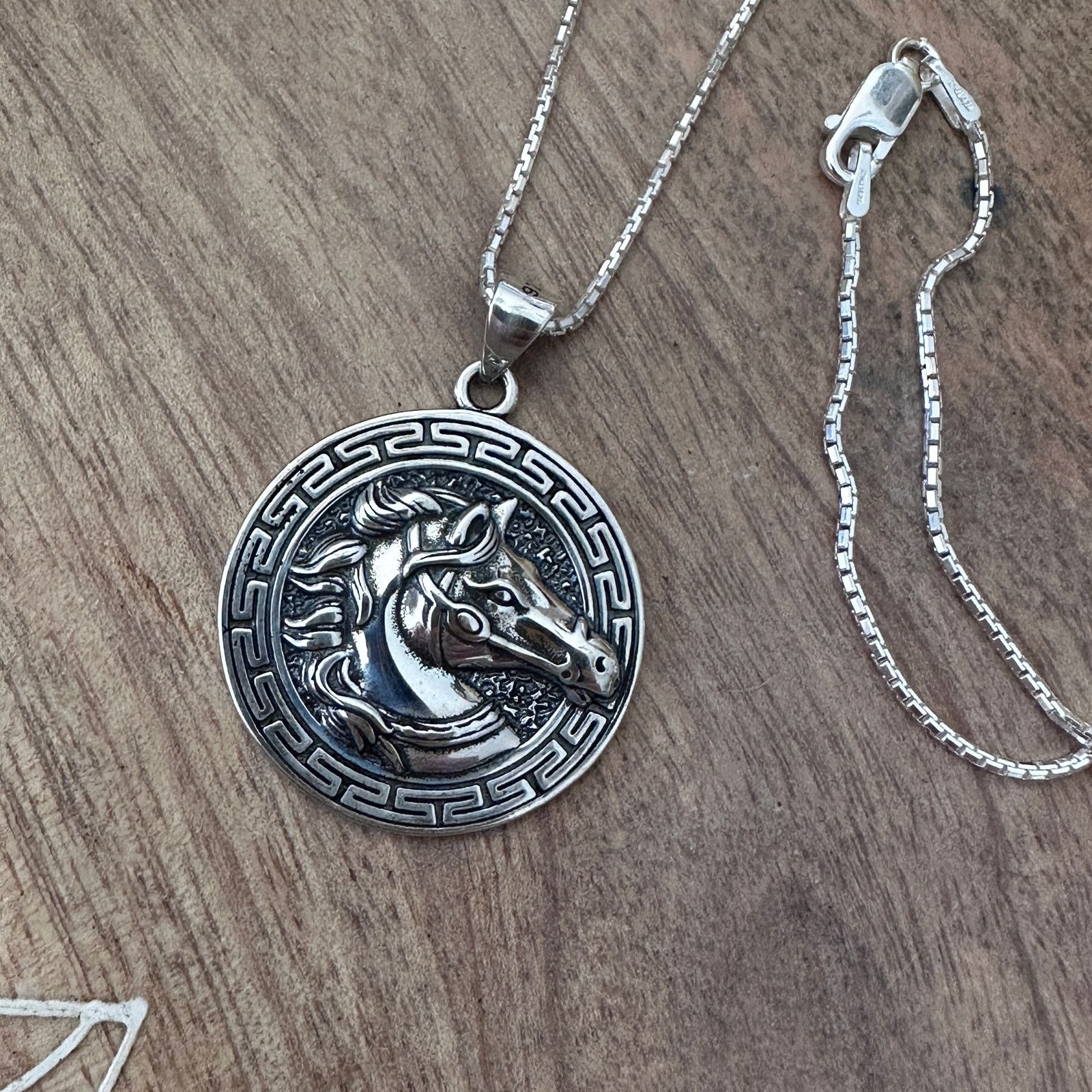 The Unbranded Brand Sterling Silver Horse Medallion Necklace Size ONE SIZE - 1 Thumbnail