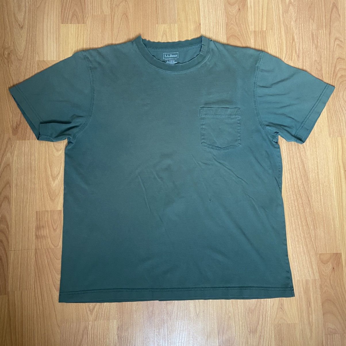 L.L. Bean L.L. Bean Traditional Fit Distressed Front Pocket Tee Large Size US L / EU 52-54 / 3 - 1 Thumbnail