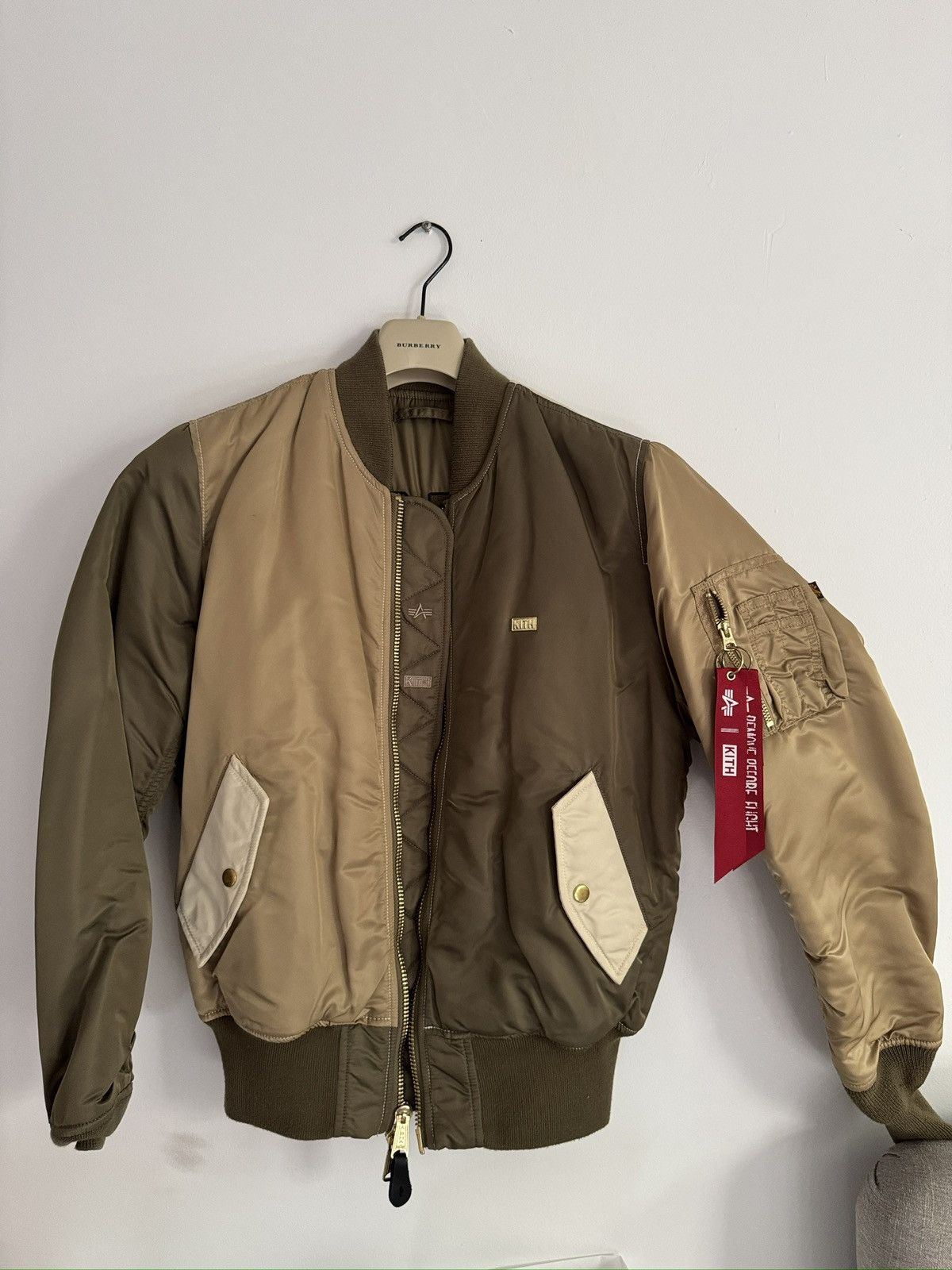 Alpha Industries × Kith Kith x Alpha Industries MA-1 Bomber *reversible* Size US S / EU 44-46 / 1 - 12 Thumbnail