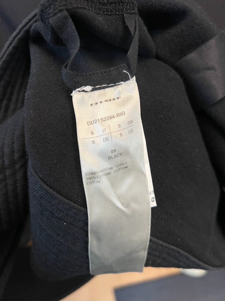 Rick Owens Rick Owens Rick Owens The hem destroys the round neck swea Size US S / EU 44-46 / 1 - 5 Thumbnail