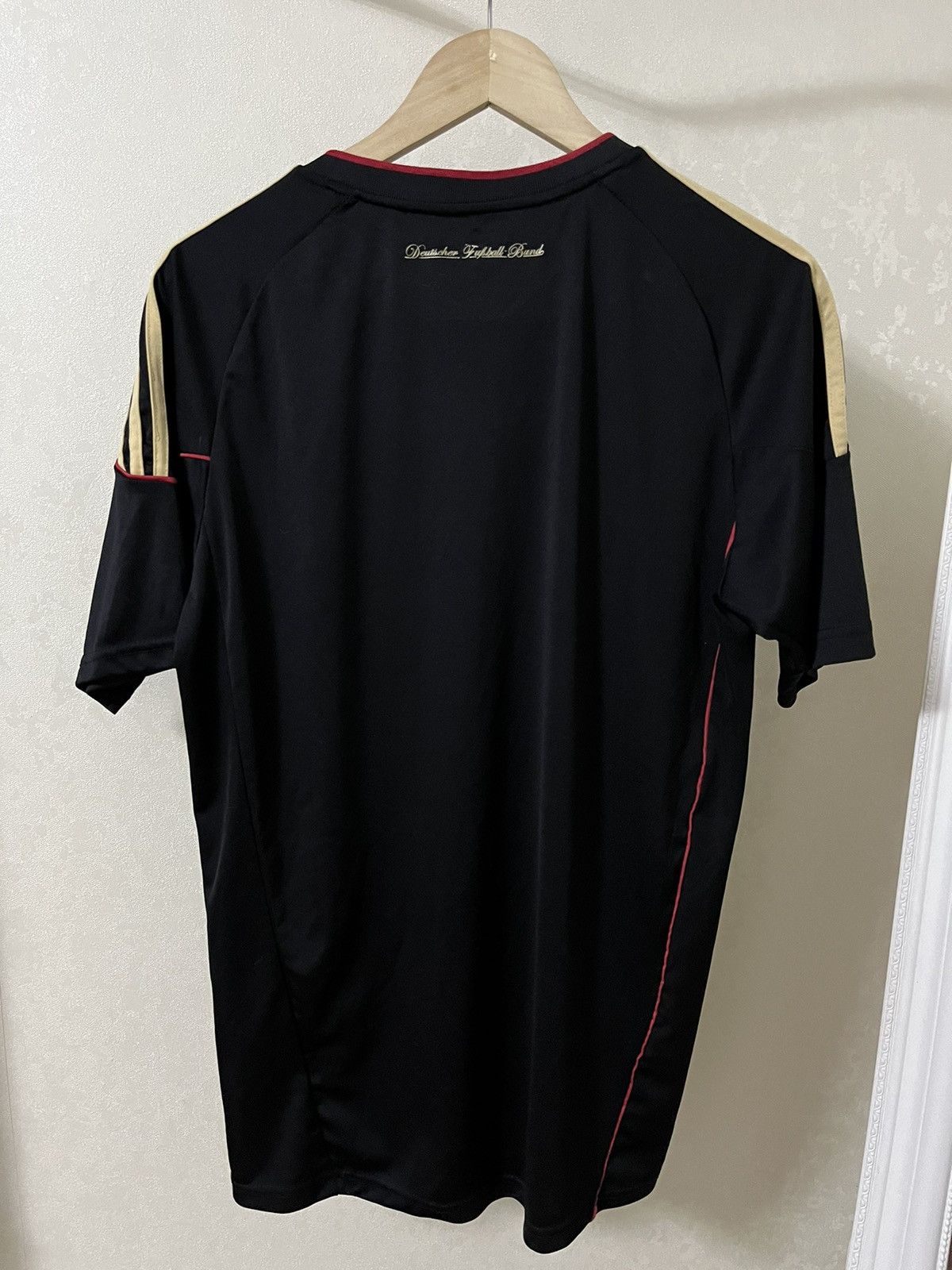 Adidas Adidas Germany 2010 Vintage Away Jersey Made in Germany Size US M / EU 48-50 / 2 - 2 Thumbnail