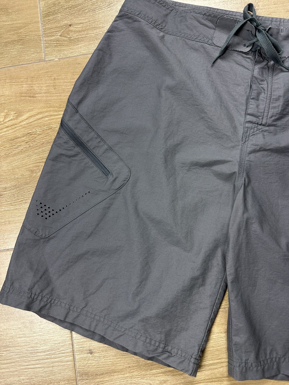 Nike × Vintage Vintage Y2K Nike Nylon Printed Shorts Size US 34 / EU 50 - 3 Thumbnail