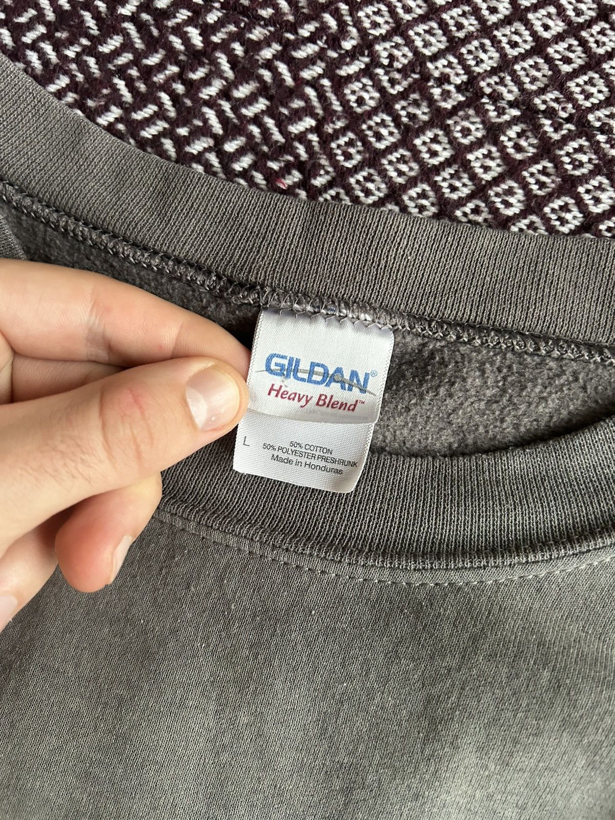 Vintage Vintage Thrashed Gildan Baggy Faded Sweatshirt Streetwear Size US L / EU 52-54 / 3 - 4 Thumbnail